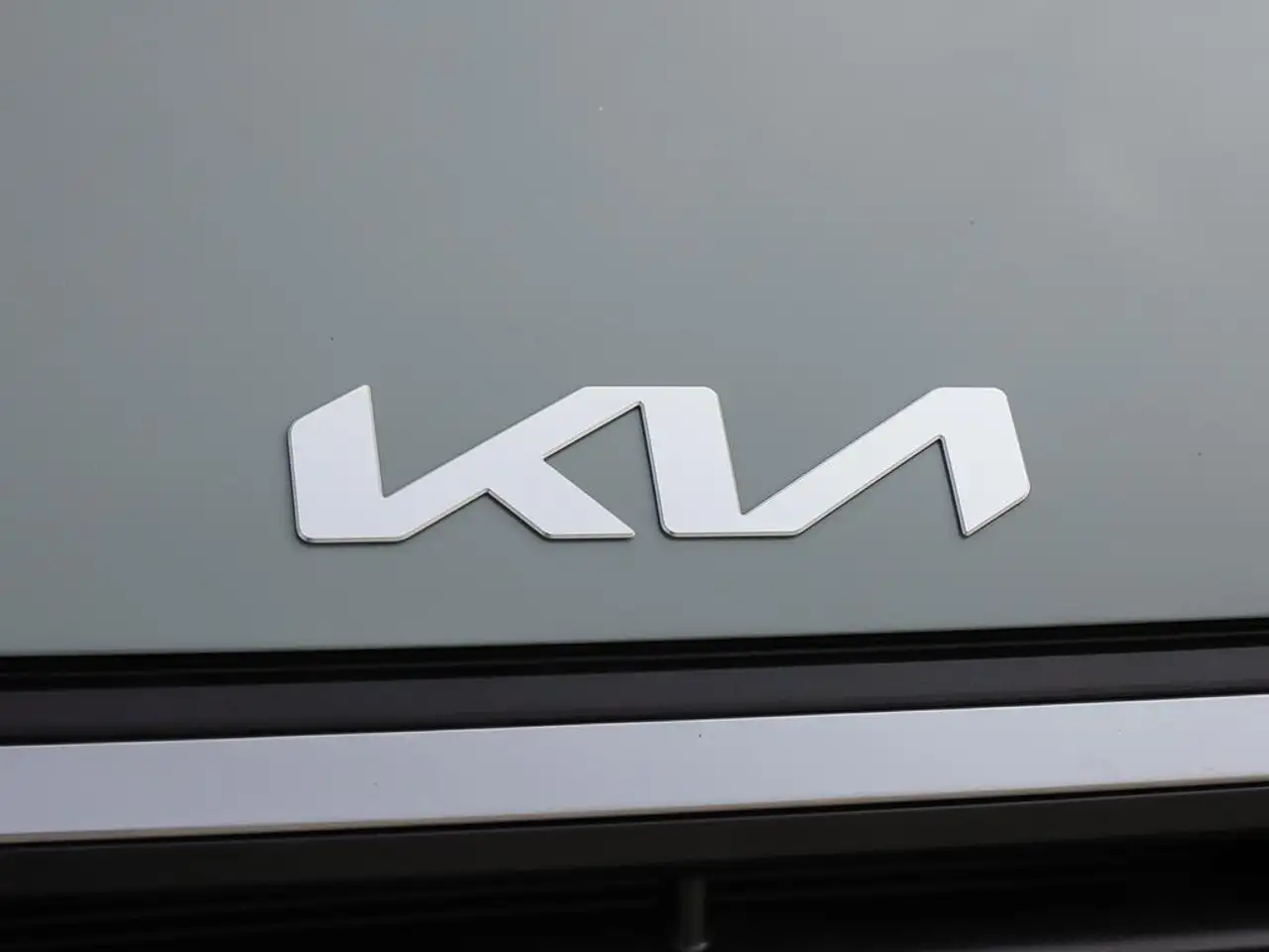 Kia K4 снимка Kia K4