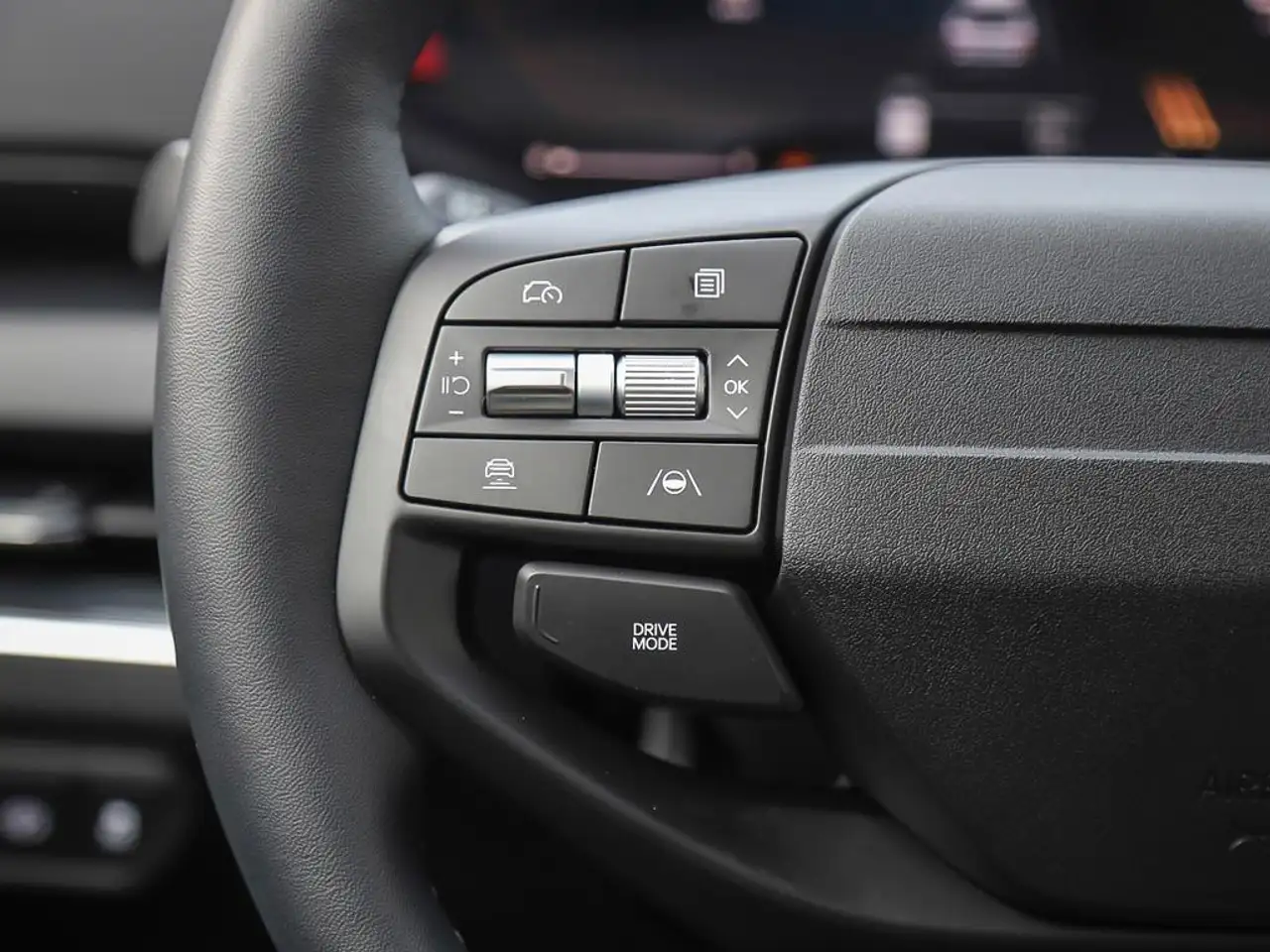 Kia K4 снимка Kia K4