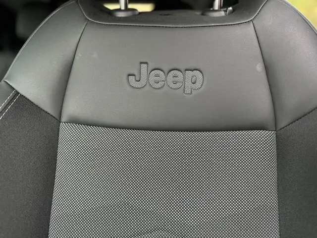 Jeep Avenger view 15