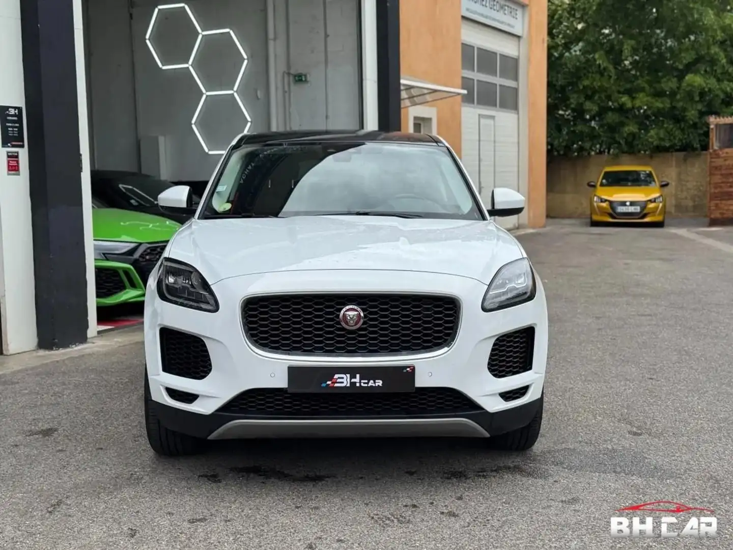 Jaguar E-Pace 2.0D TURBO 150 R-DYNAMIC Blanc - 2
