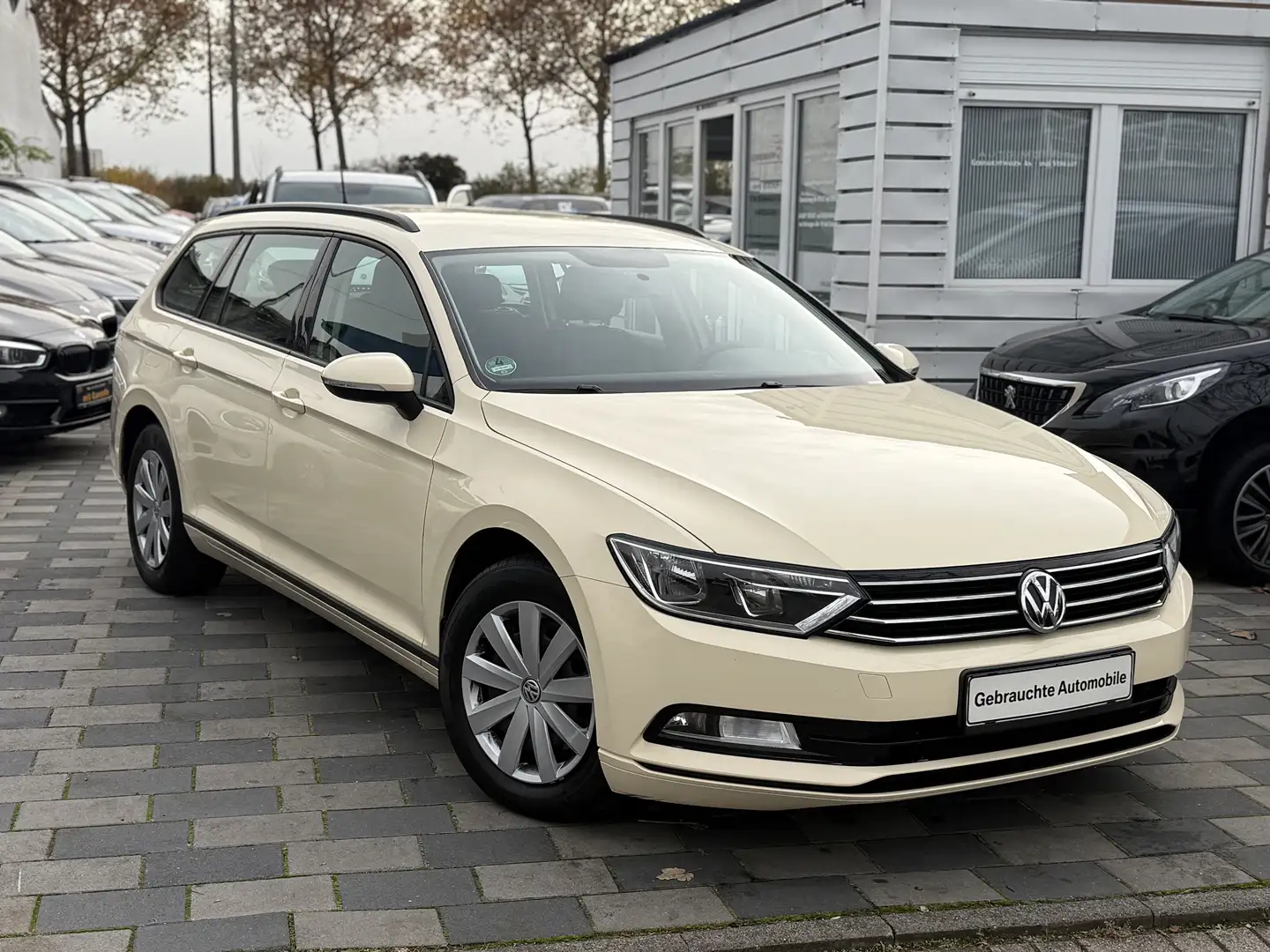 Volkswagen Passat Variant 2.0TDI Trendline Start-Stopp Leder Klima Beige - 1