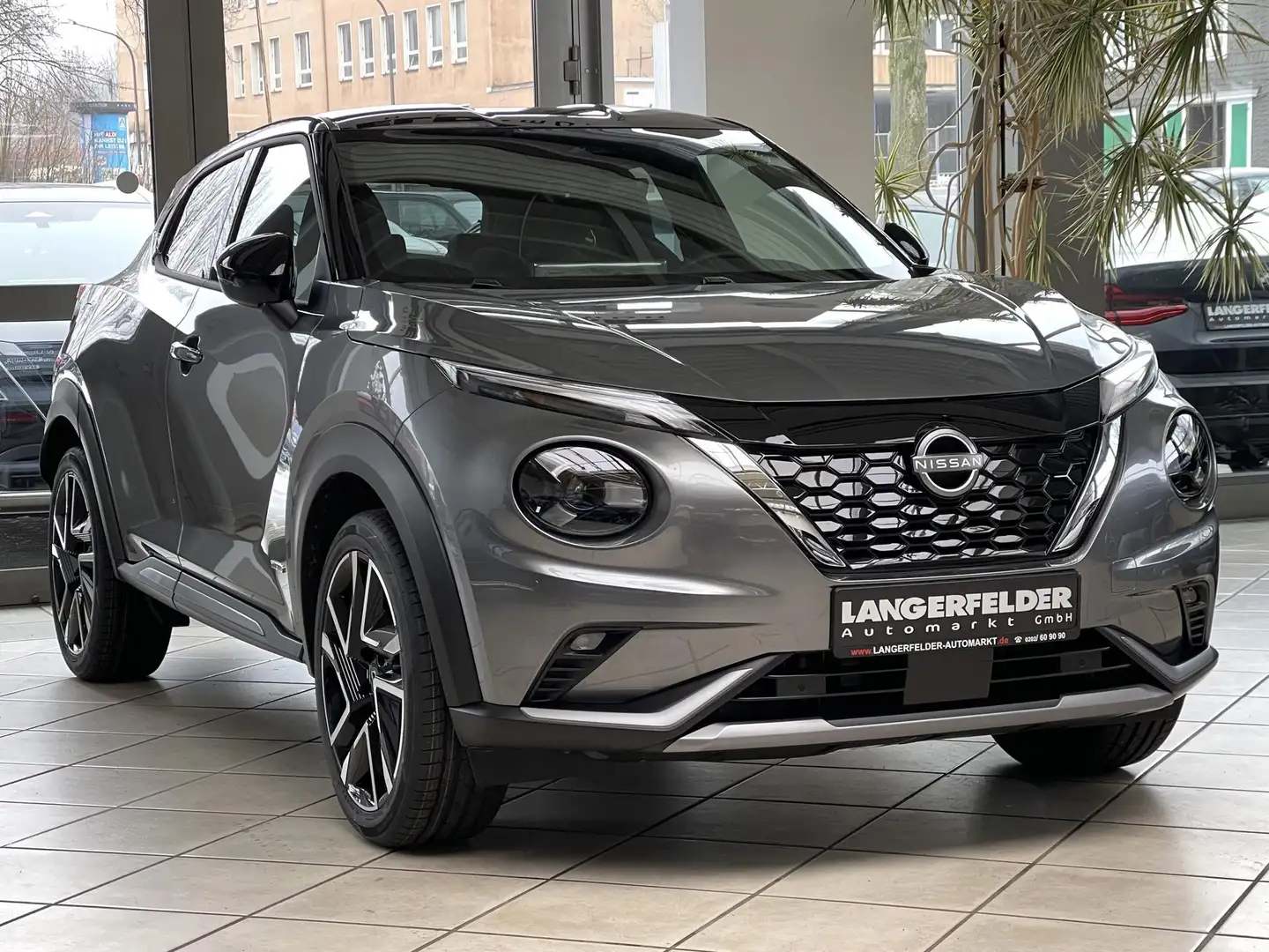 Nissan Juke Juke1.6 Hybrid N-Design*NAV*RFK*KEYLESS*CARPLAY Grau - 1