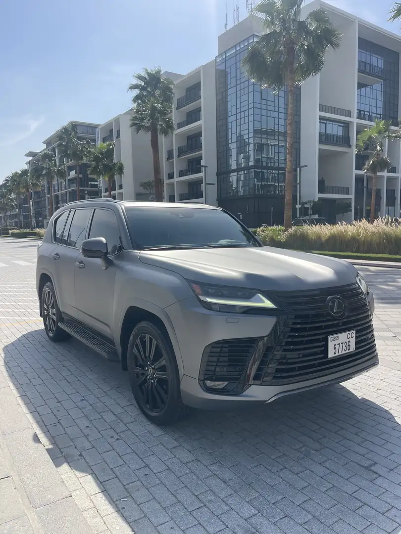 Lexus LX 600 signature - 1