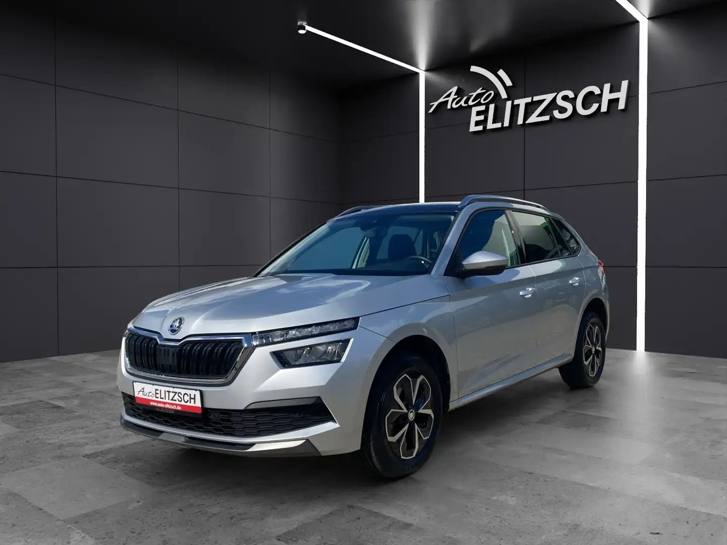 Skoda Kamiq TSI Ambition LED Pano GRA PDC SH LM Silber - 2