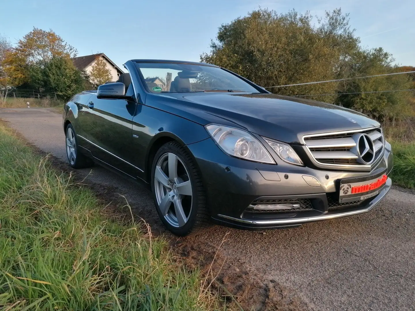 Mercedes-Benz E 250 Cabrio Leder,Navi,18",PDC,Xen,alle Service Gris - 1