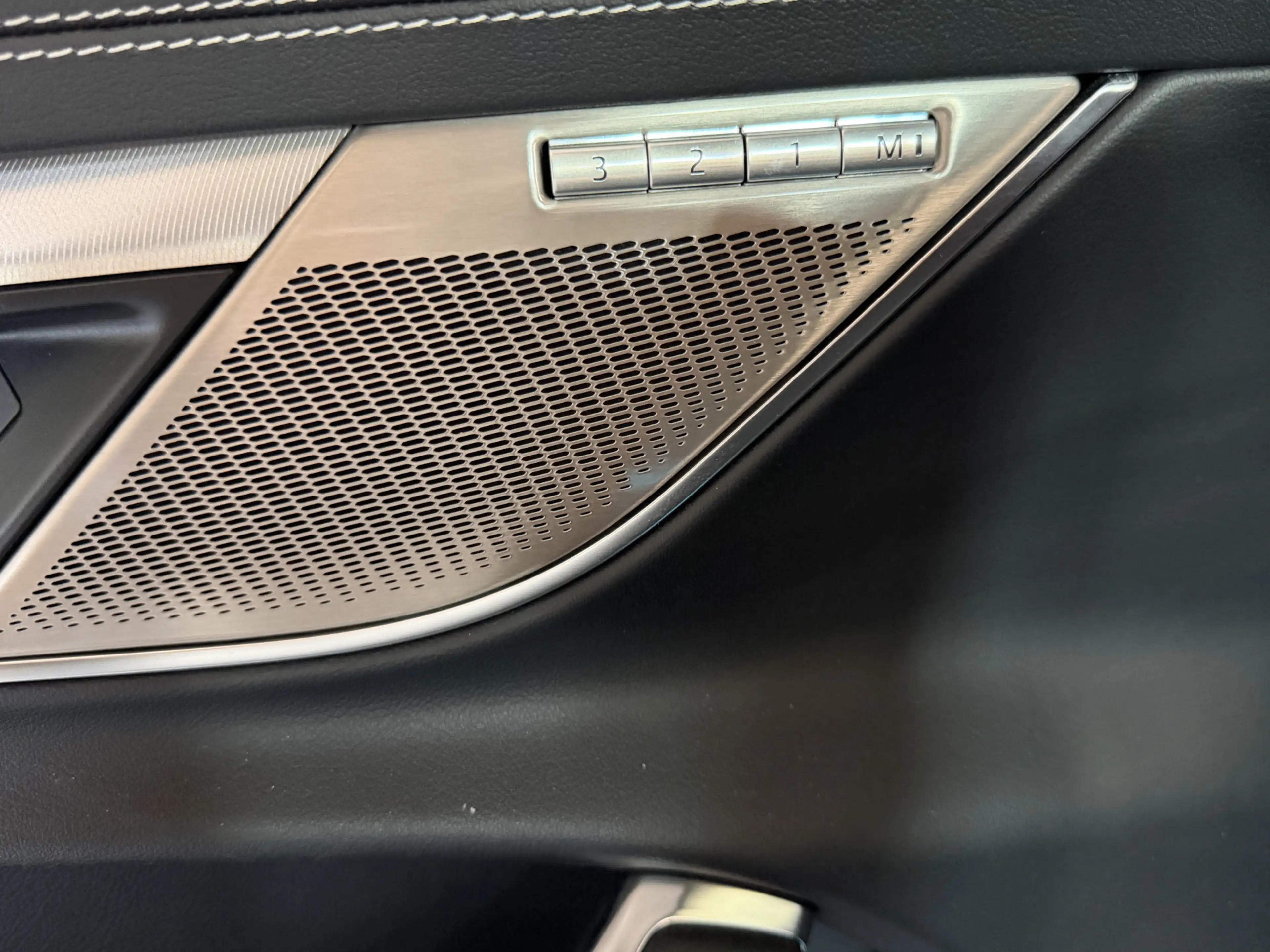 Jaguar XF Sportbrake 2.0 P250 R-Dynamic Black | Leder | Memo — photo 14