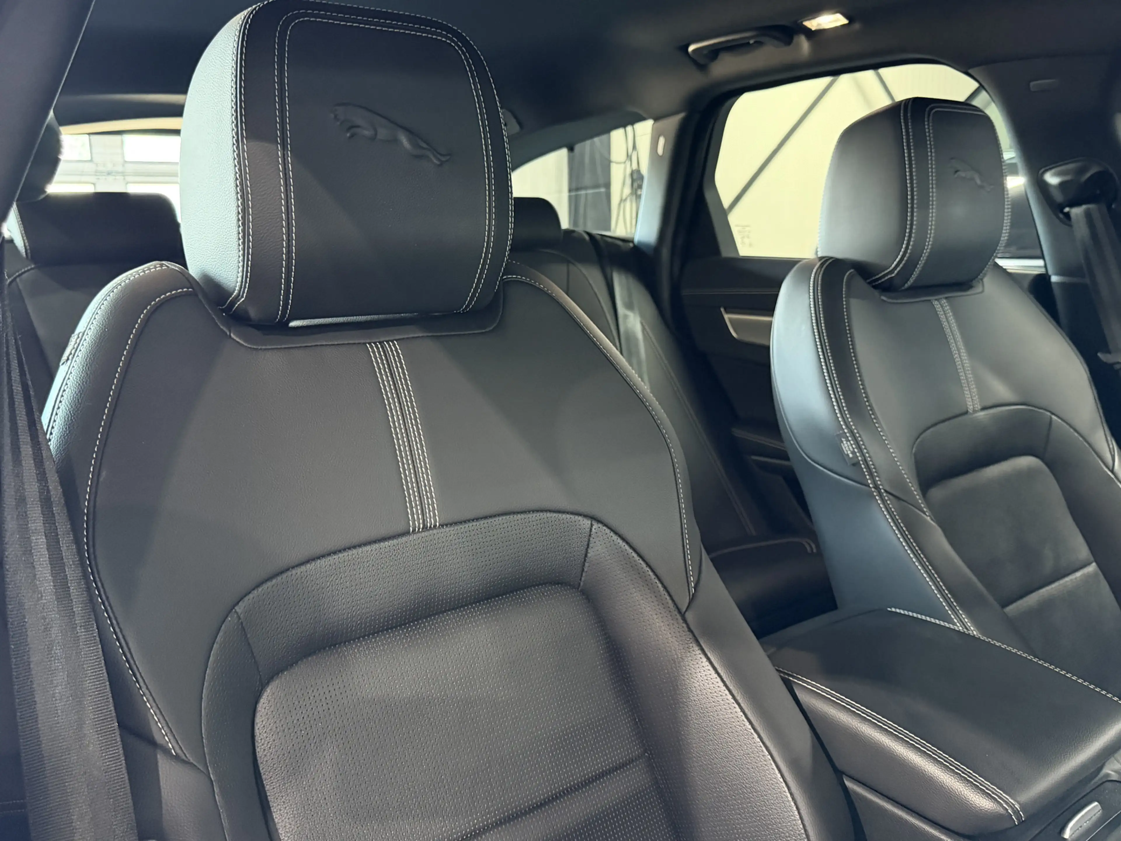 Jaguar XF Sportbrake 2.0 P250 R-Dynamic Black | Leder | Memo — photo 12