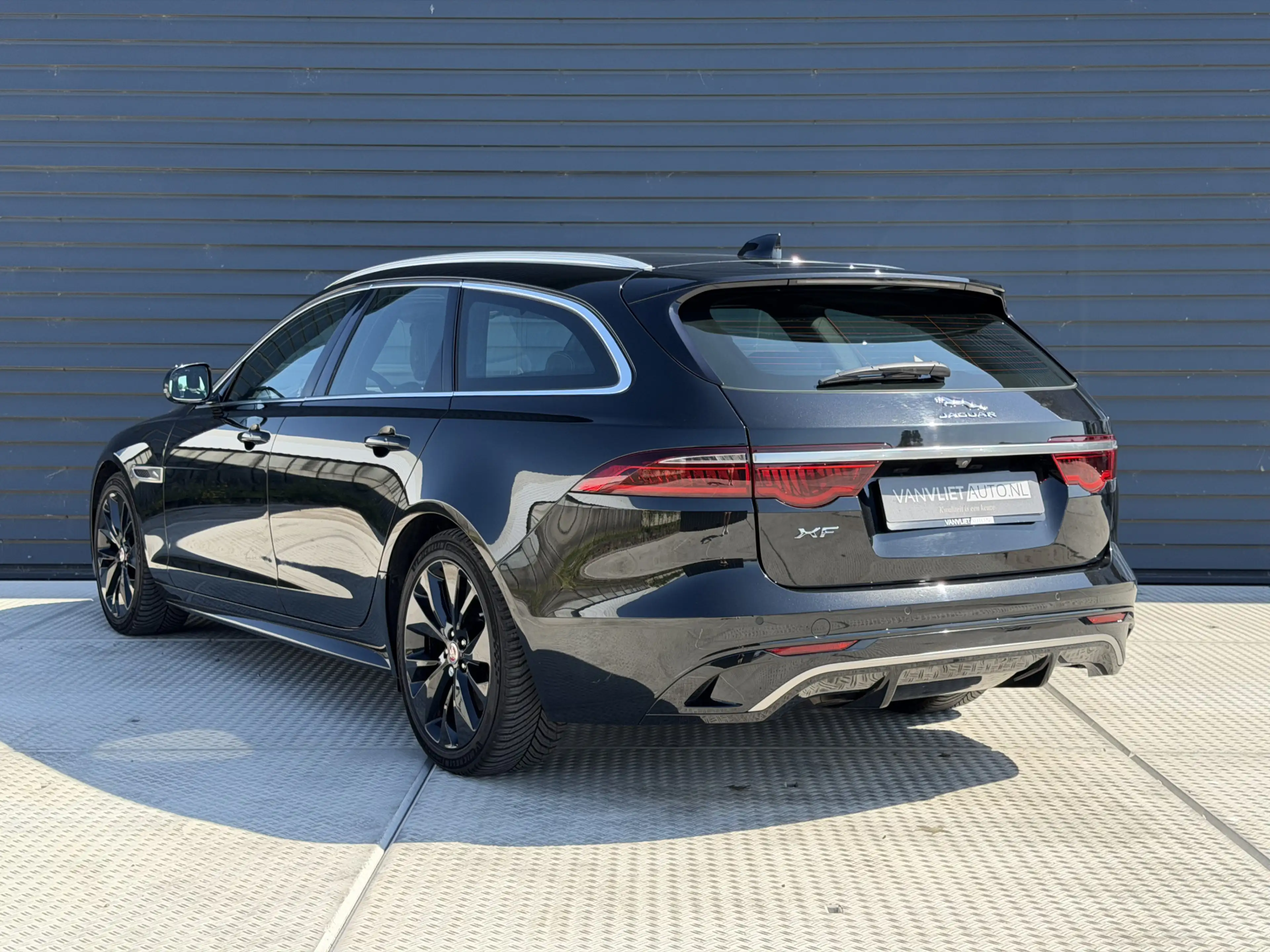 Jaguar XF Sportbrake 2.0 P250 R-Dynamic Black | Leder | Memo — photo 4
