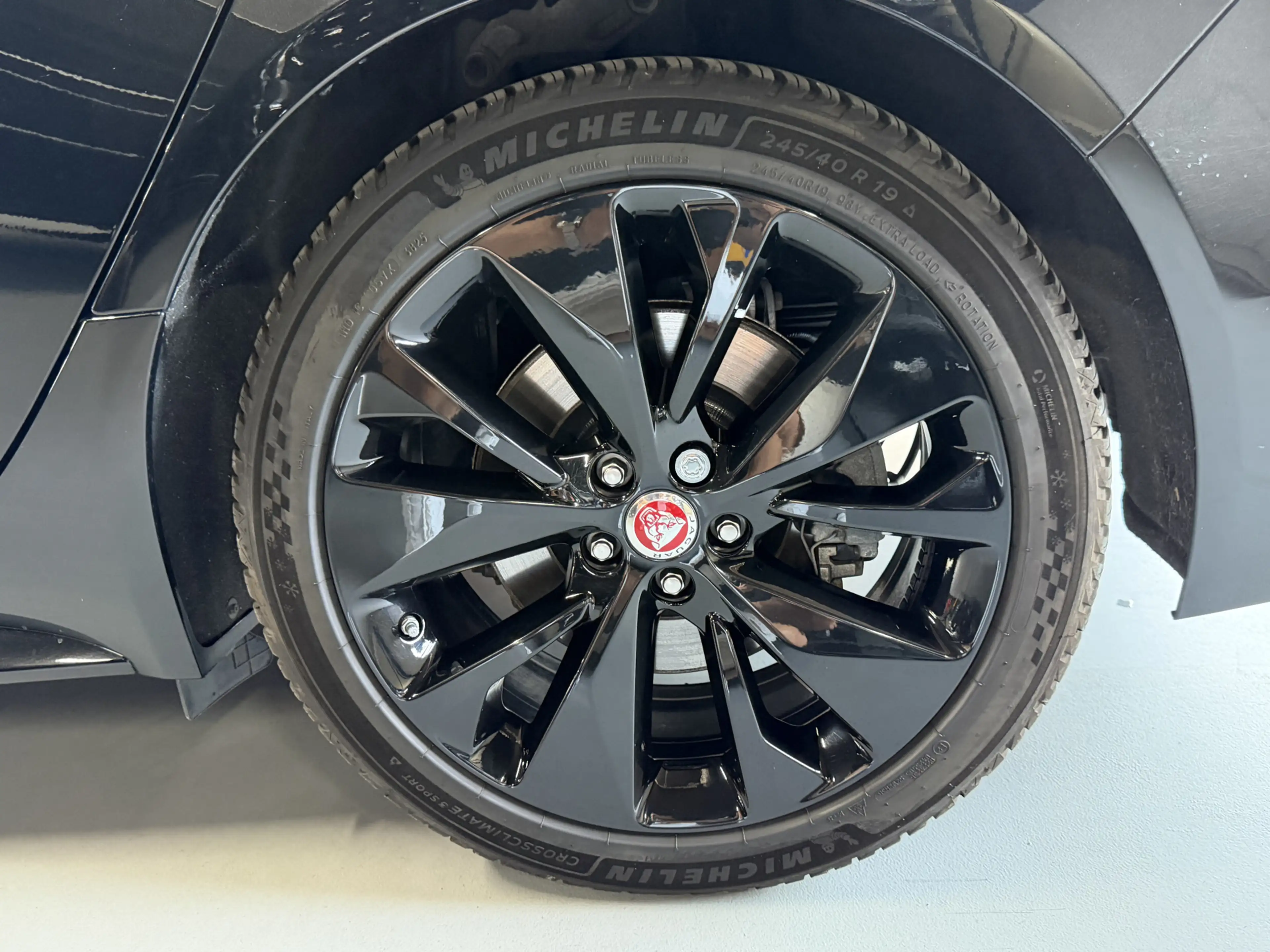 Jaguar XF Sportbrake 2.0 P250 R-Dynamic Black | Leder | Memo — photo 8