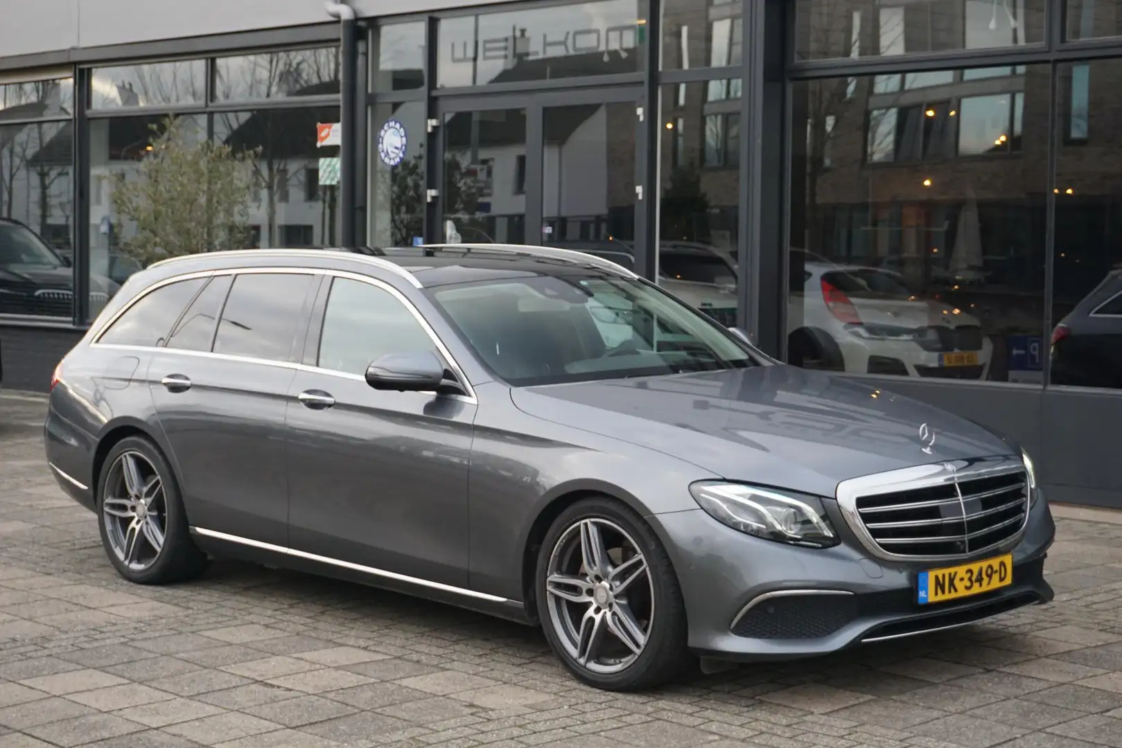 Mercedes-Benz E 220 Estate d Prestige Plus Grau - 1