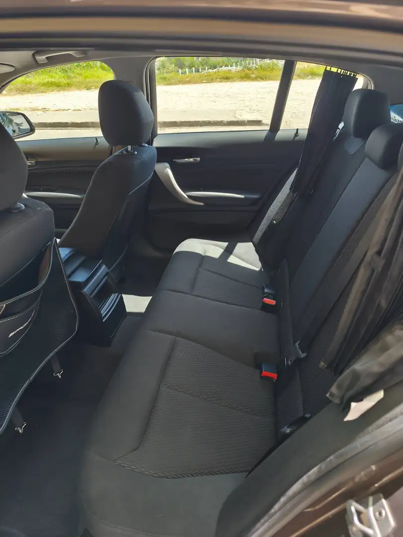 BMW 116 116d Efficient Dynamics Essential Ed. Essential Edition Marrón - 1
