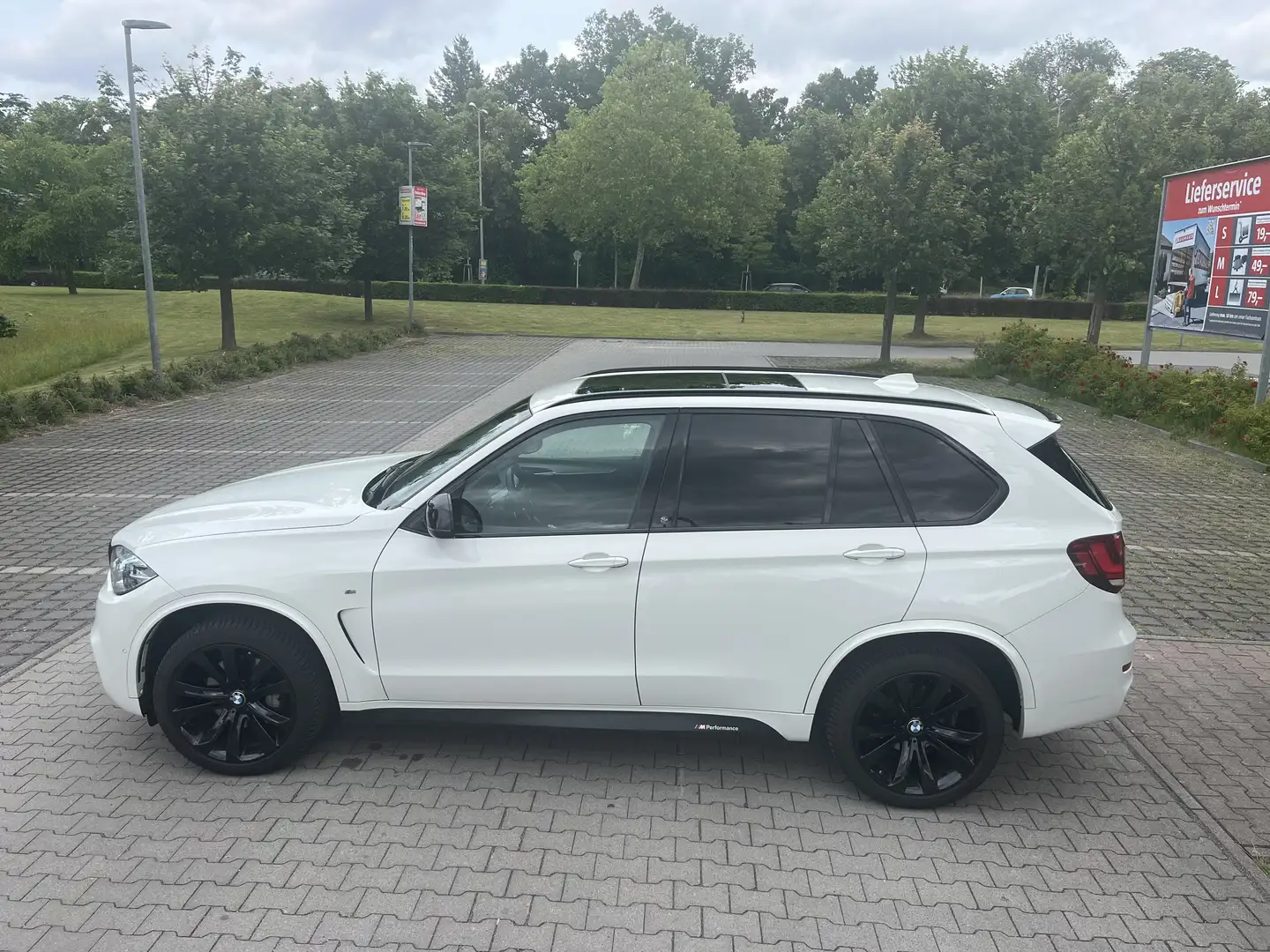 BMW X5 xDrive30d M-Performance/AHK/LEDER/HUD/PANO - 2
