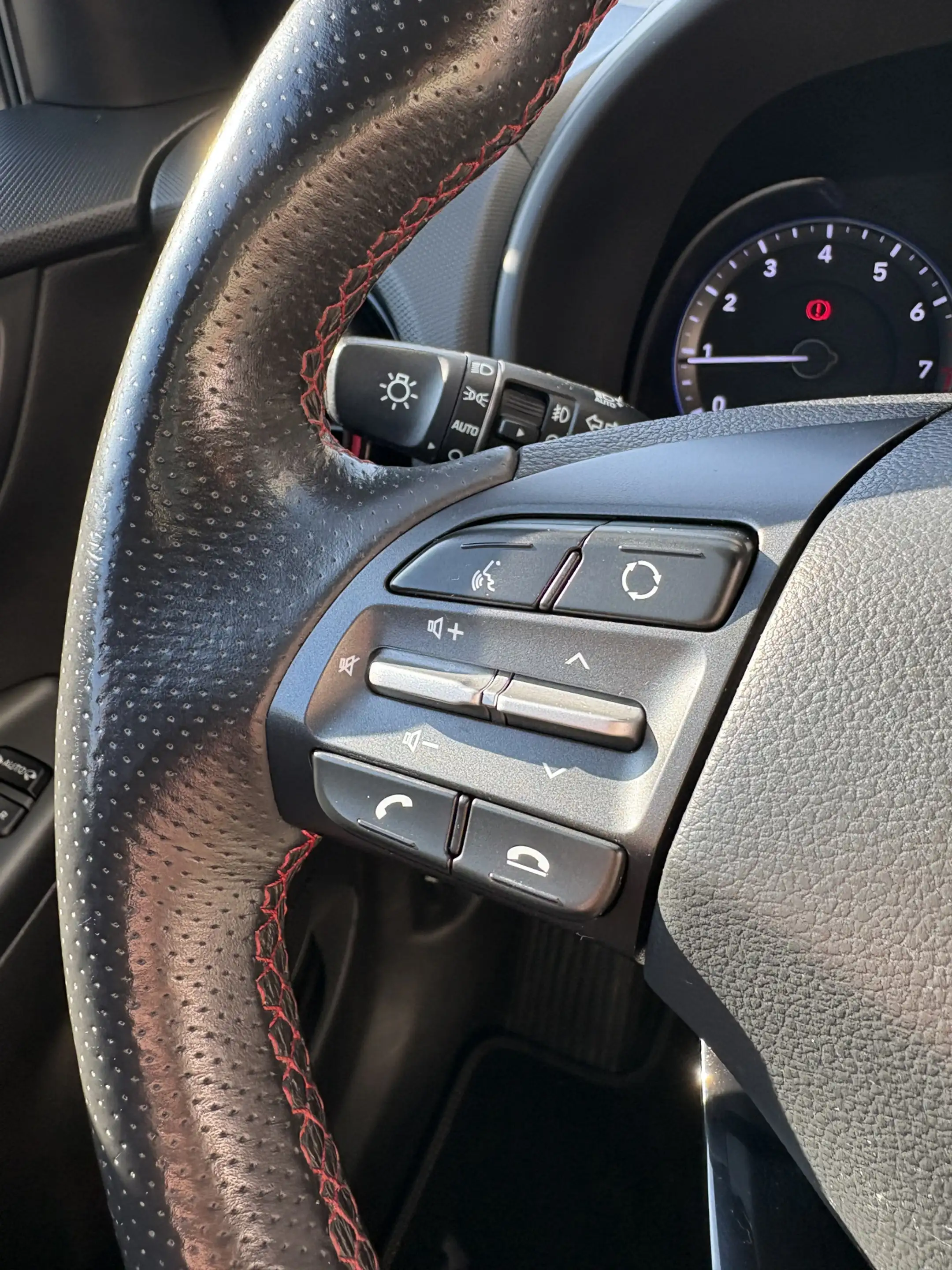 Hyundai KONA 1.0T Premium FULL OPTIONS/NL AUTO/CARPLAY/CAMERA — photo 24