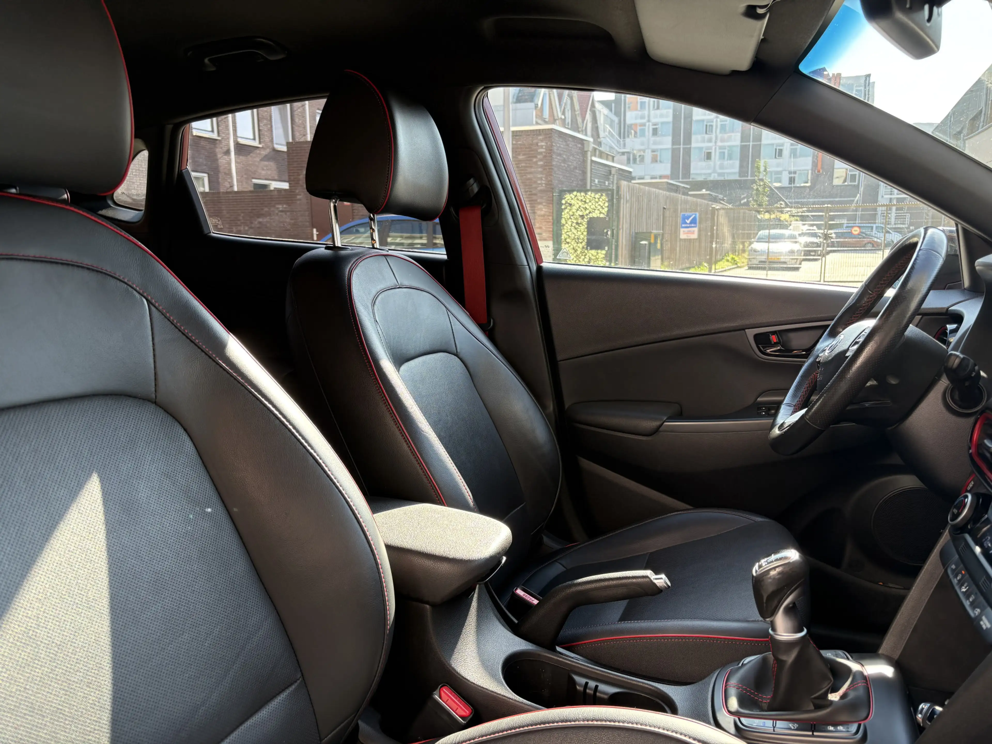 Hyundai KONA 1.0T Premium FULL OPTIONS/NL AUTO/CARPLAY/CAMERA — photo 8