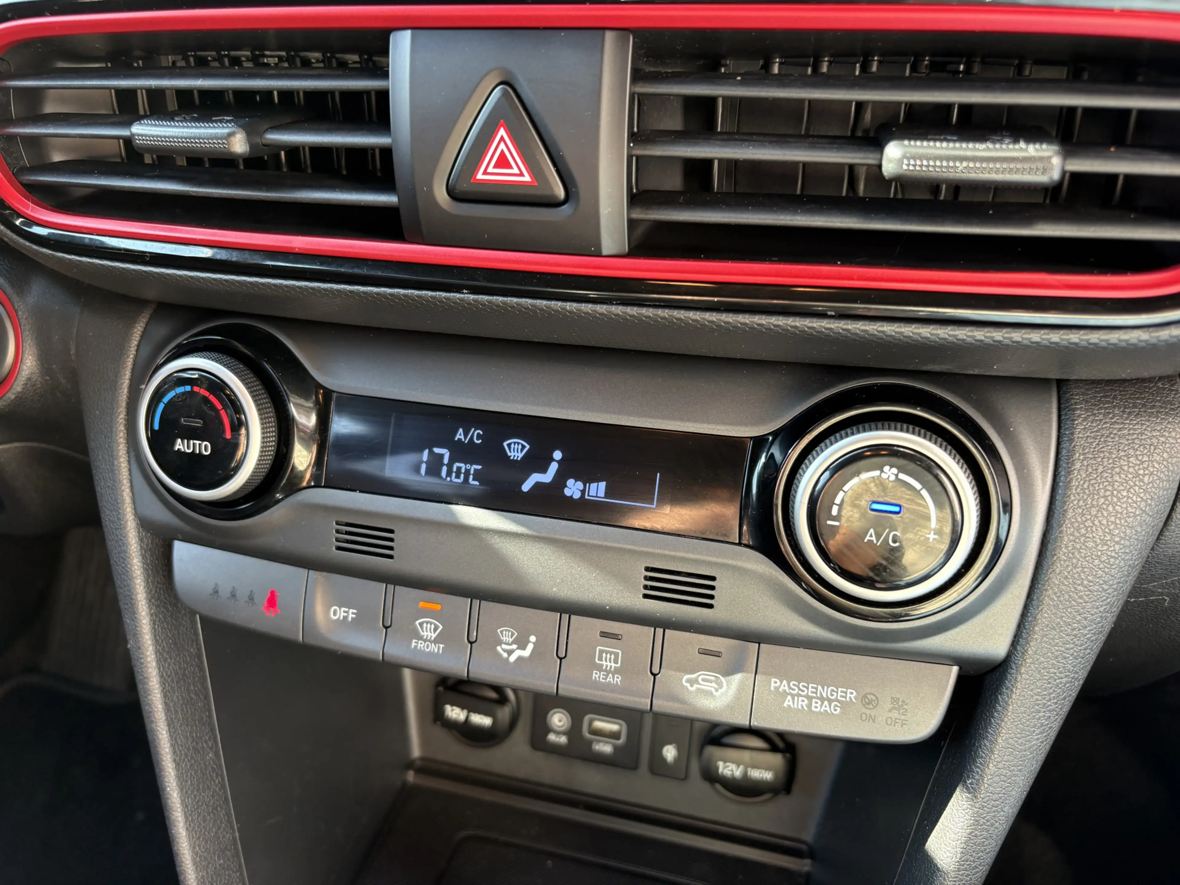 Hyundai KONA 1.0T Premium FULL OPTIONS/NL AUTO/CARPLAY/CAMERA — photo 17