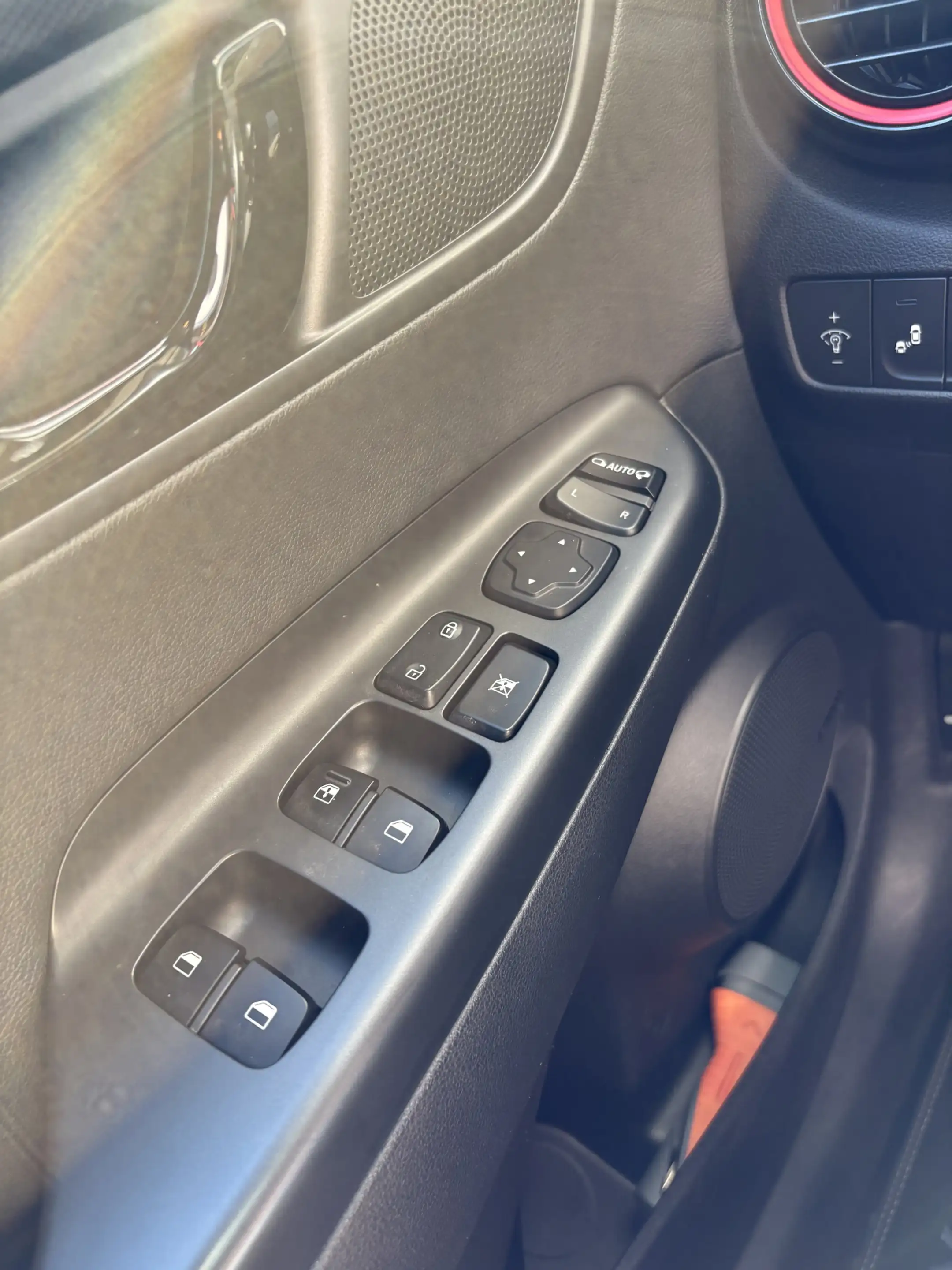 Hyundai KONA 1.0T Premium FULL OPTIONS/NL AUTO/CARPLAY/CAMERA — photo 25