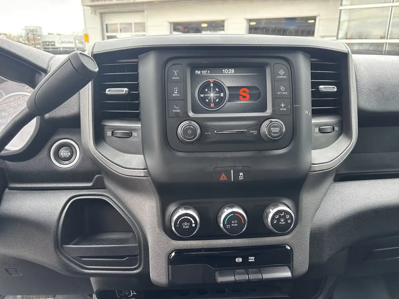 RAM 2500 снимка RAM 2500
