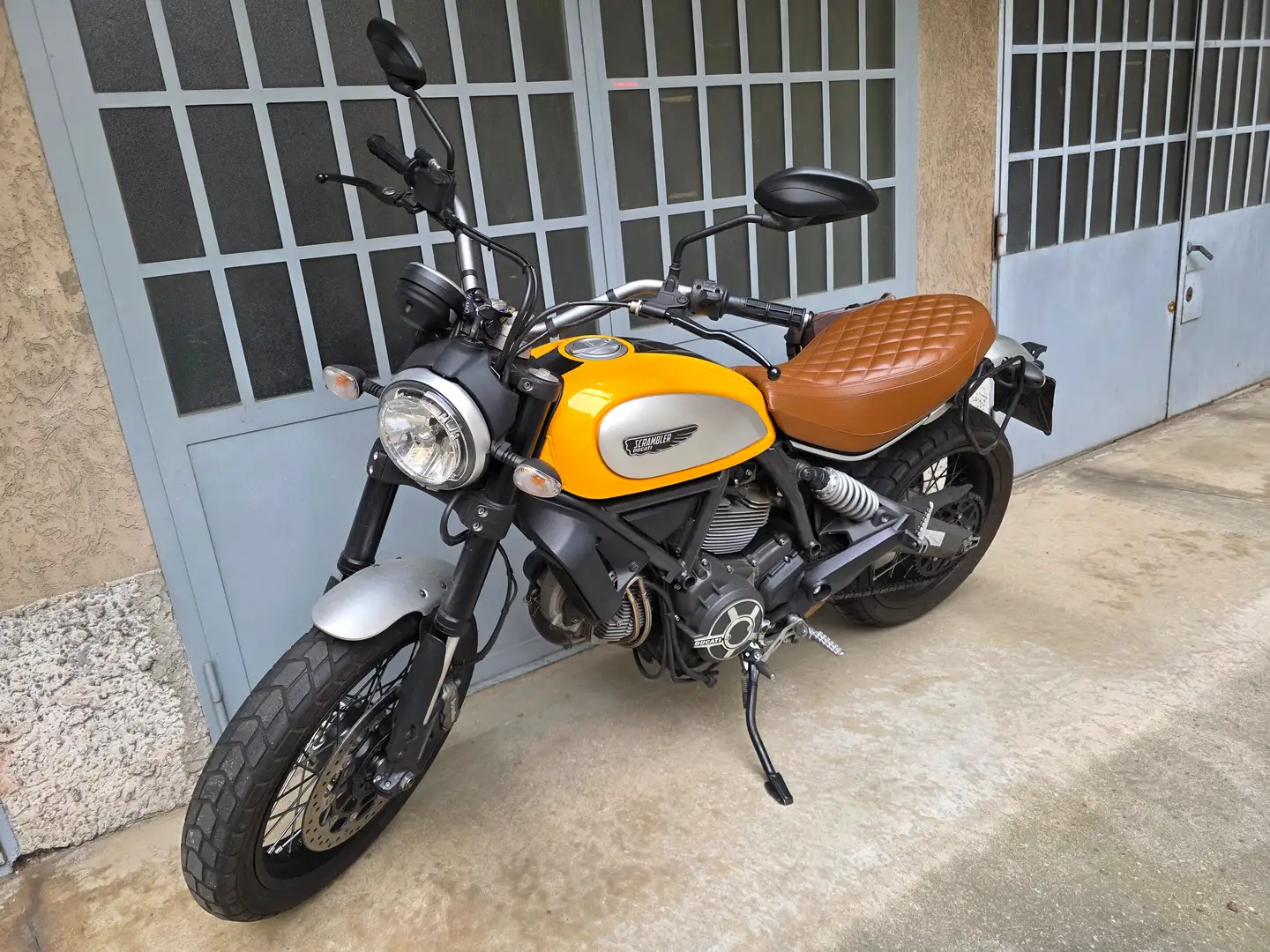 Ducati Scrambler Classic Portocaliu - 2