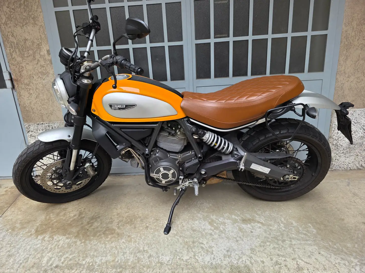 Ducati Scrambler Classic Portocaliu - 1