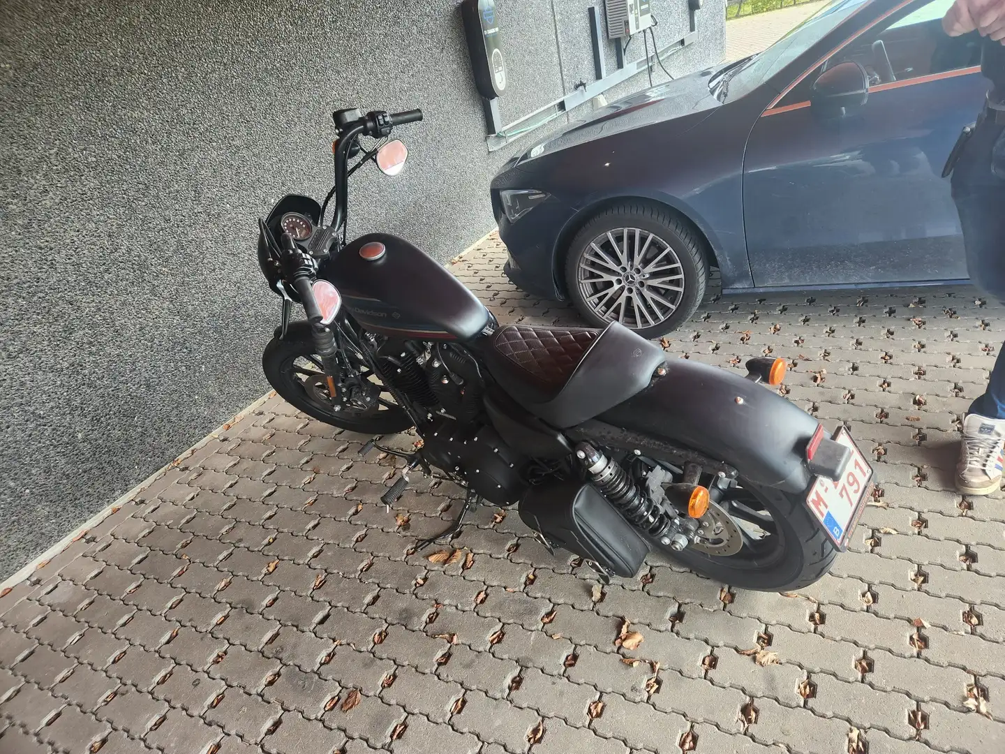 Harley-Davidson Iron 1200 Black - 1