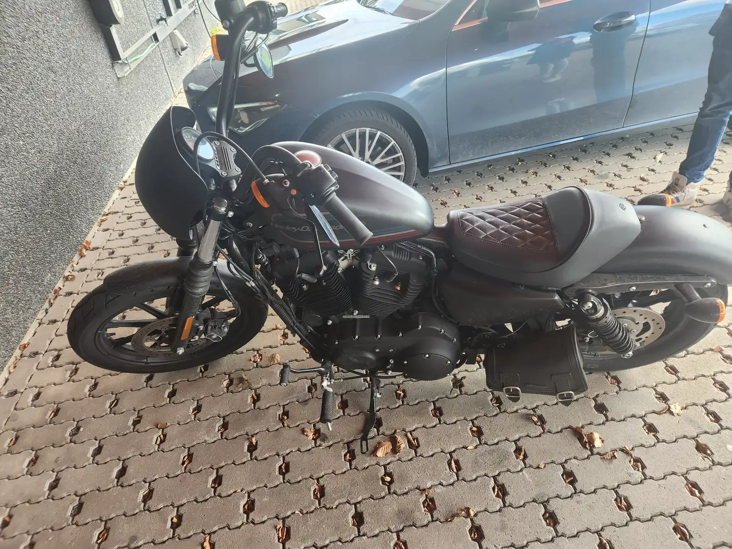 Harley-Davidson Iron 1200 Чорний - 2