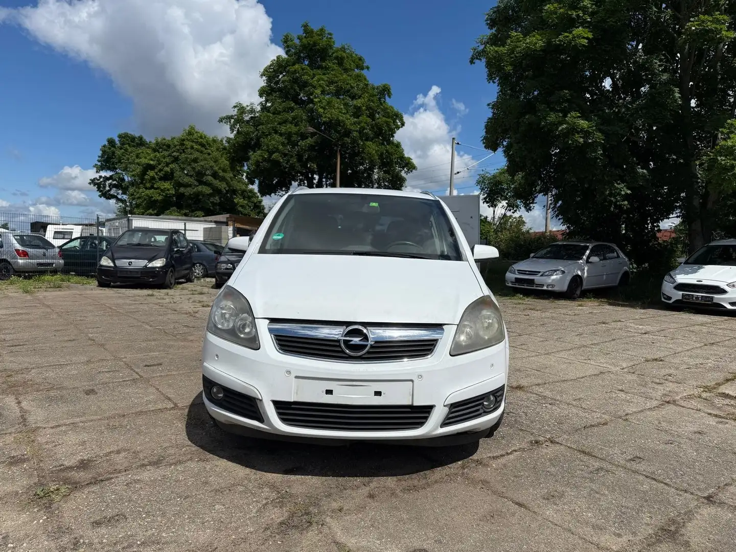 Opel Zafira 1.9 CDTI Wit - 1
