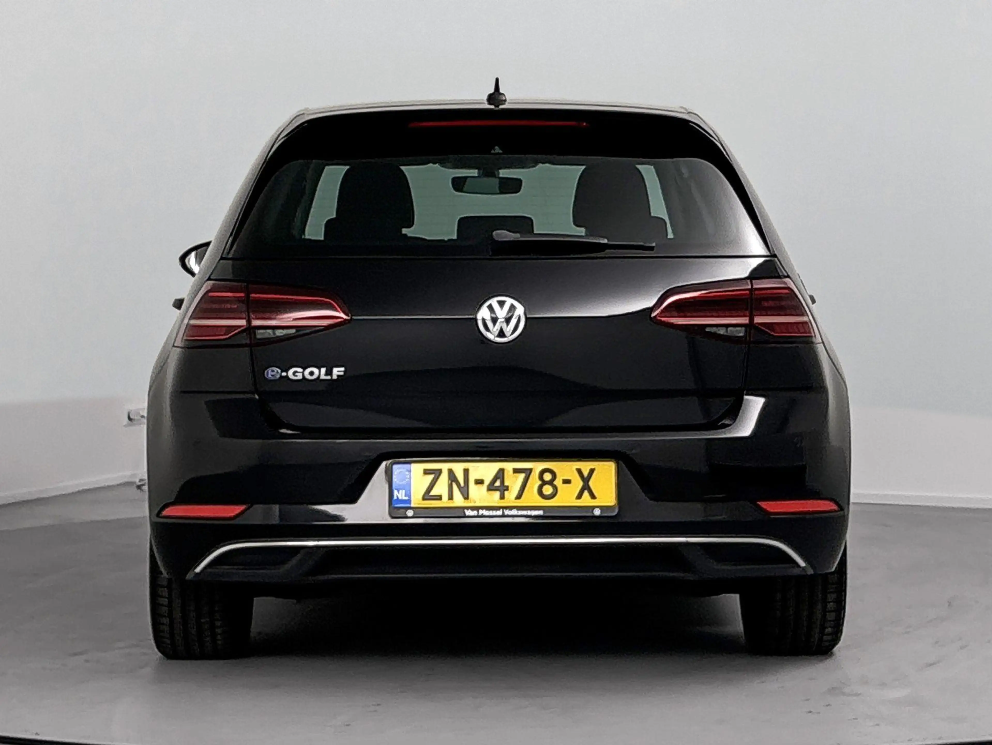Volkswagen e-Golf e-Golf — photo 3