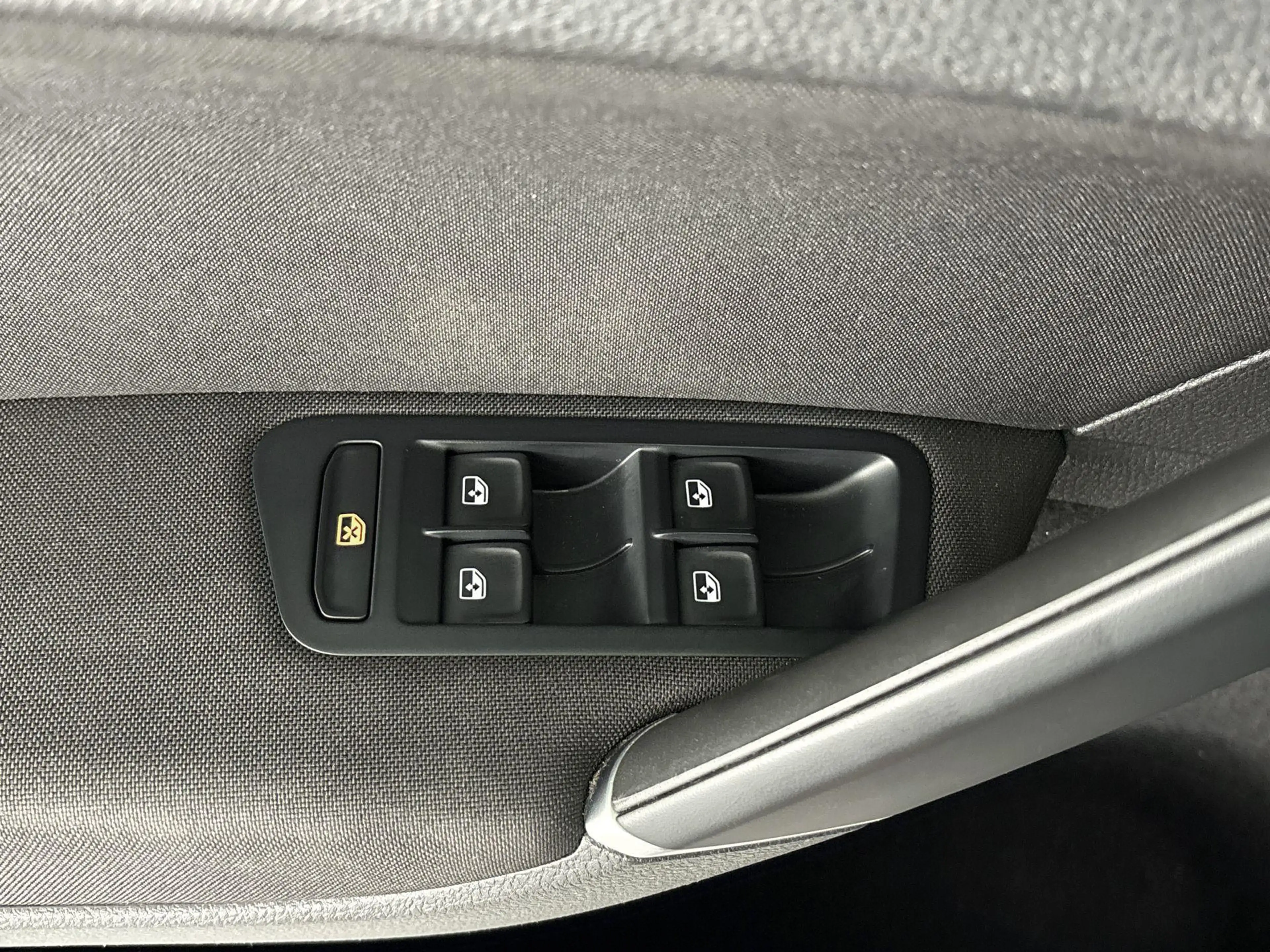 Volkswagen e-Golf e-Golf — photo 15