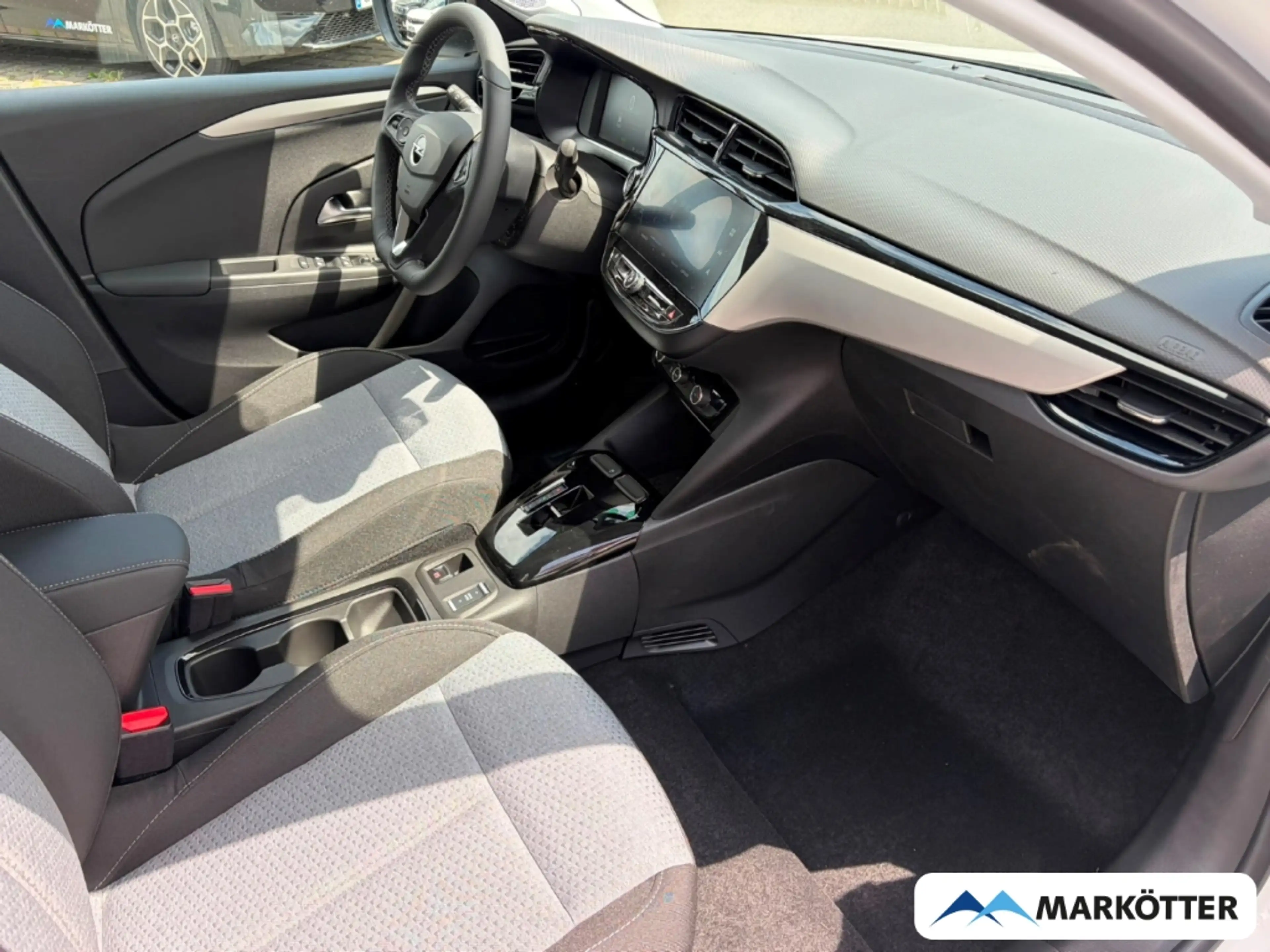Opel Corsa-e Edition **VORLAUFFAHRZEUG** Sitz-und Allwetterreif — photo 9
