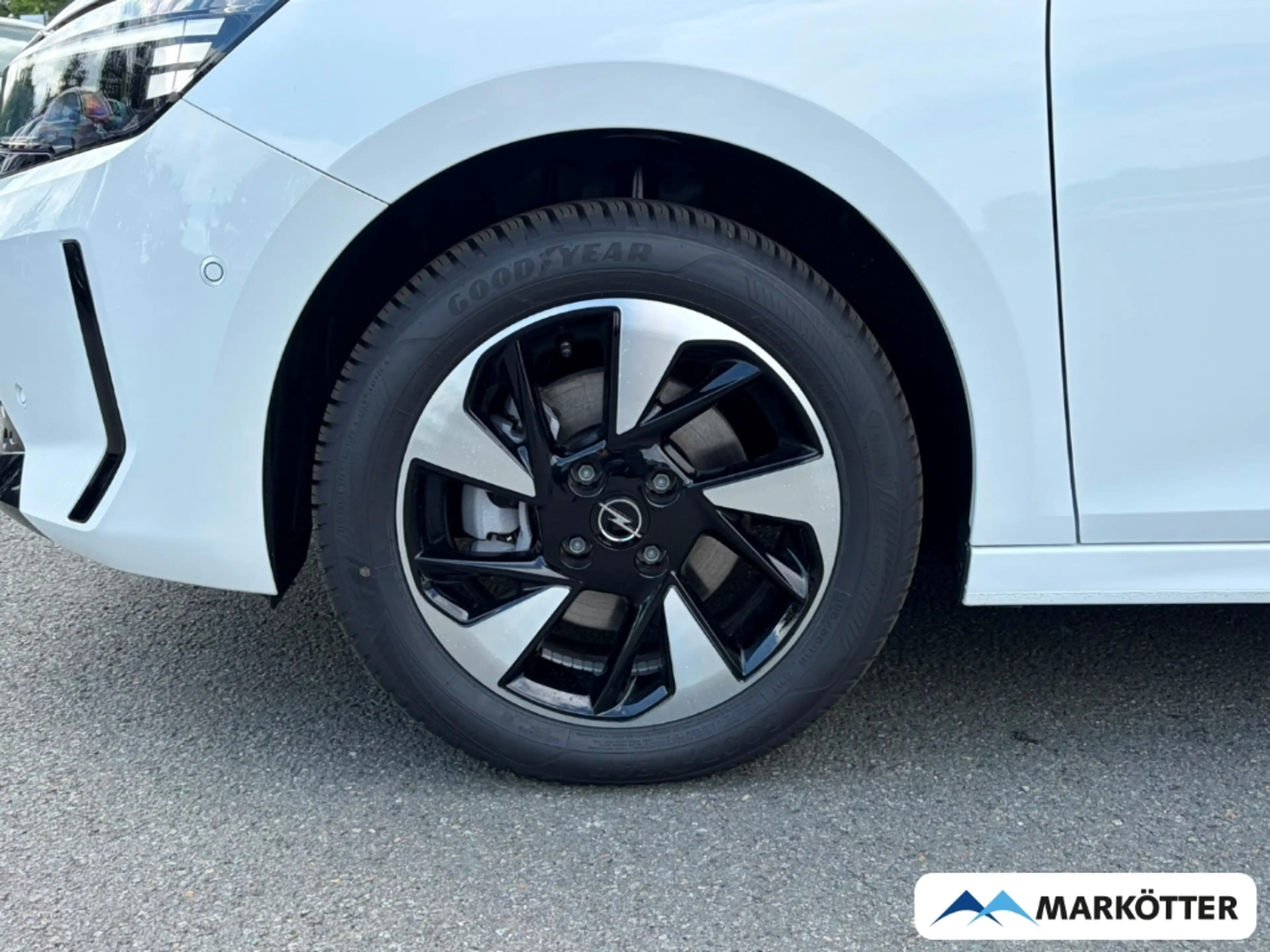 Opel Corsa-e Edition **VORLAUFFAHRZEUG** Sitz-und Allwetterreif — photo 7