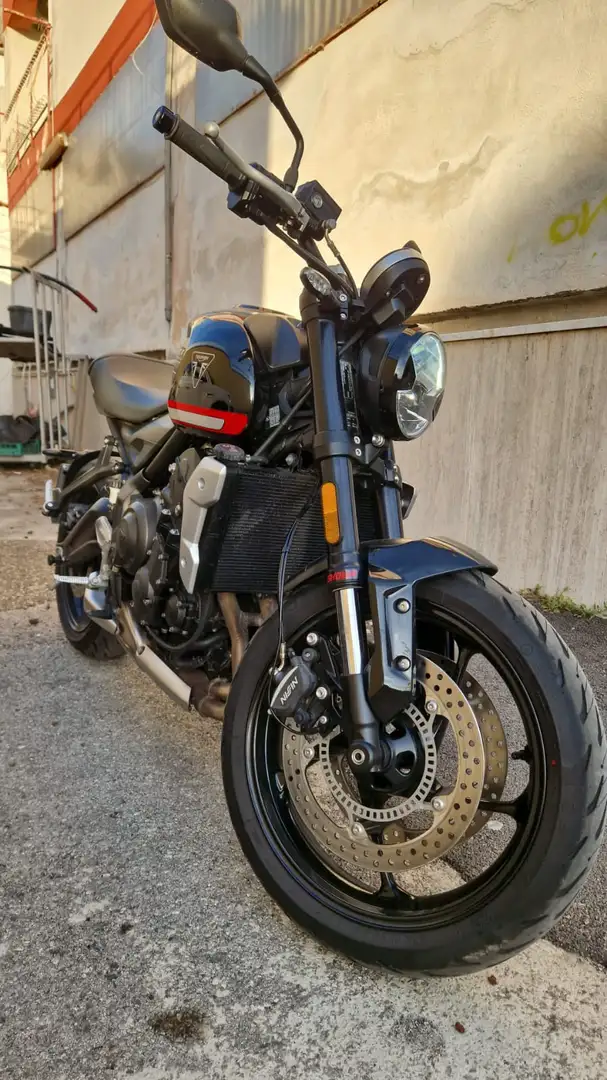 Triumph Trident 660 Nero - 1