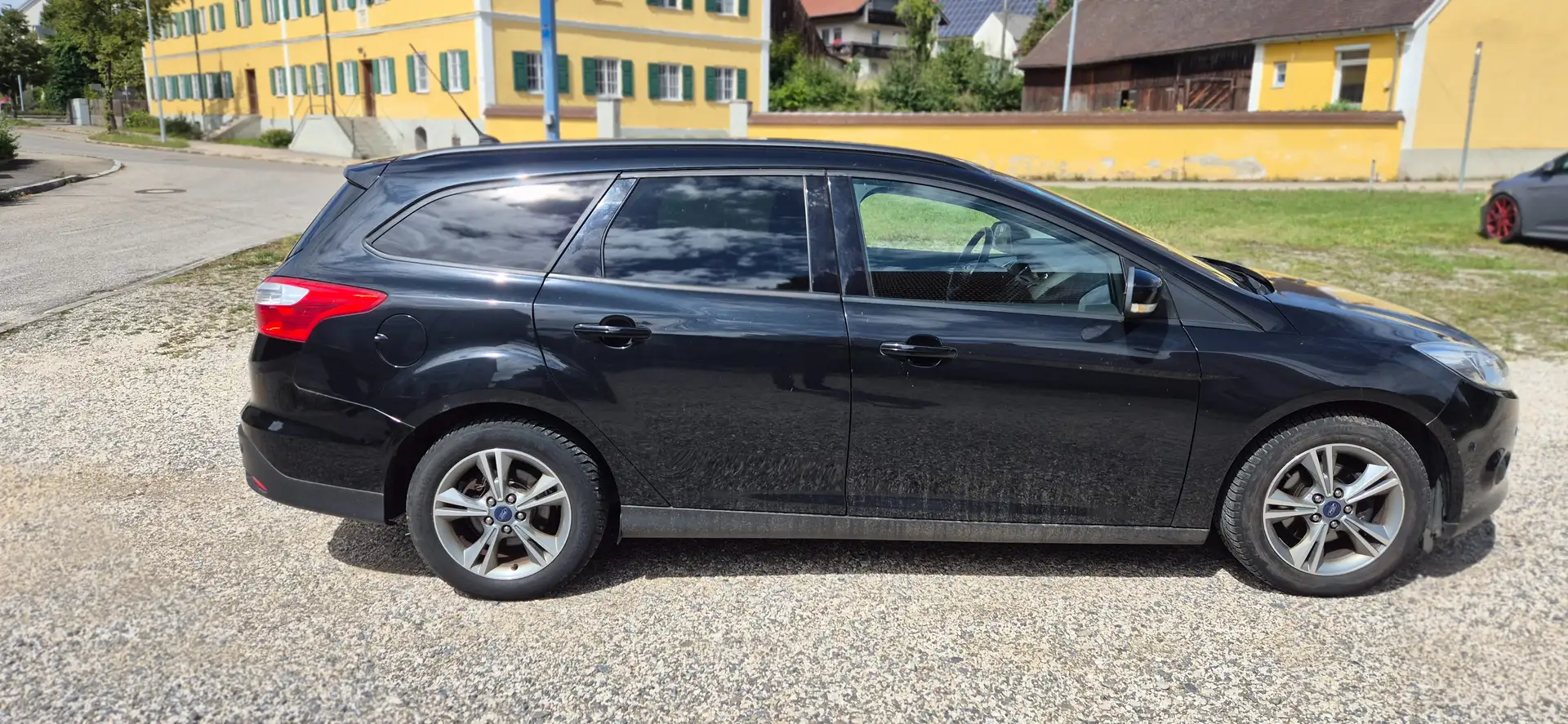 Ford Focus Trend Schwarz - 2