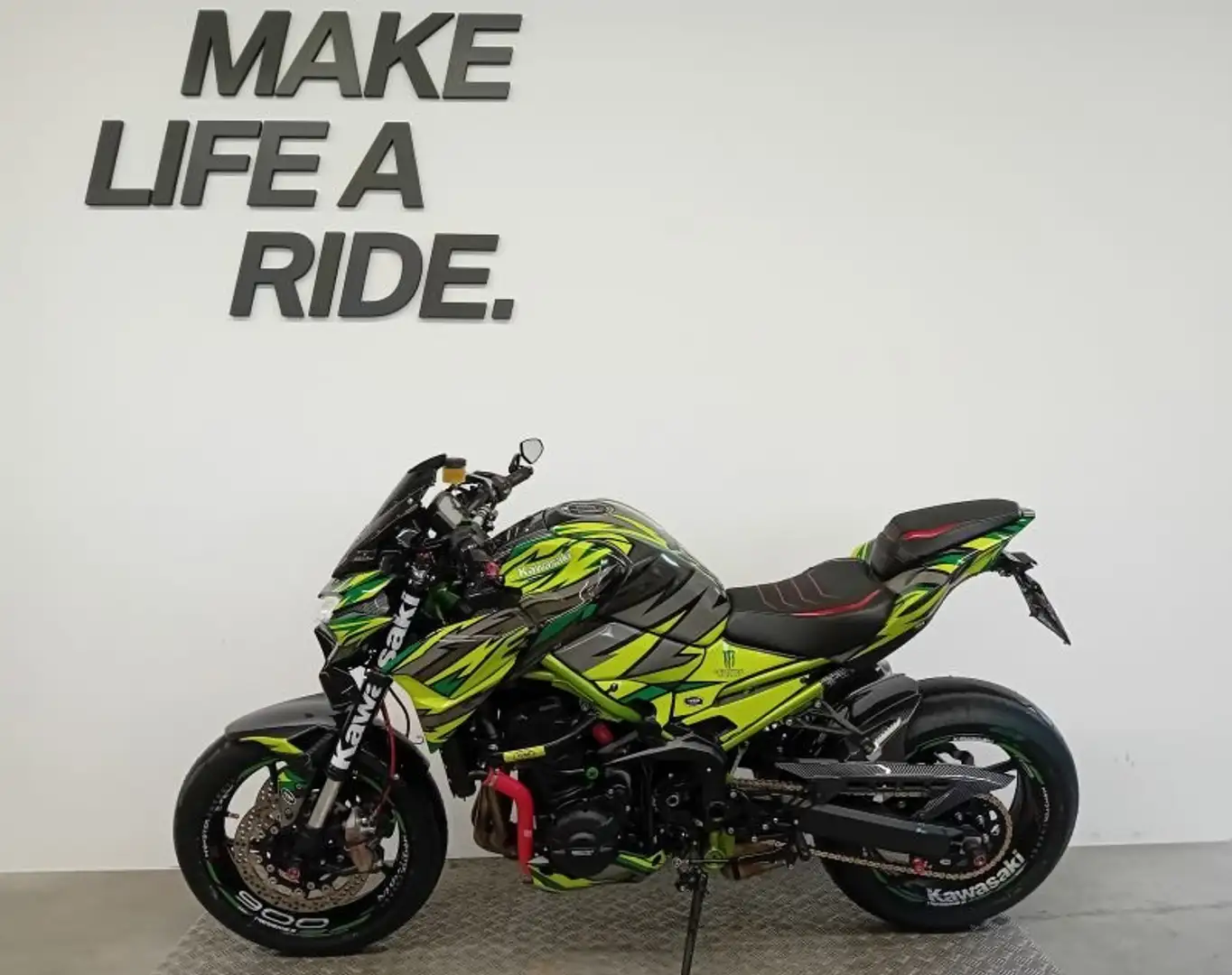Kawasaki Z 900 Verde - 2