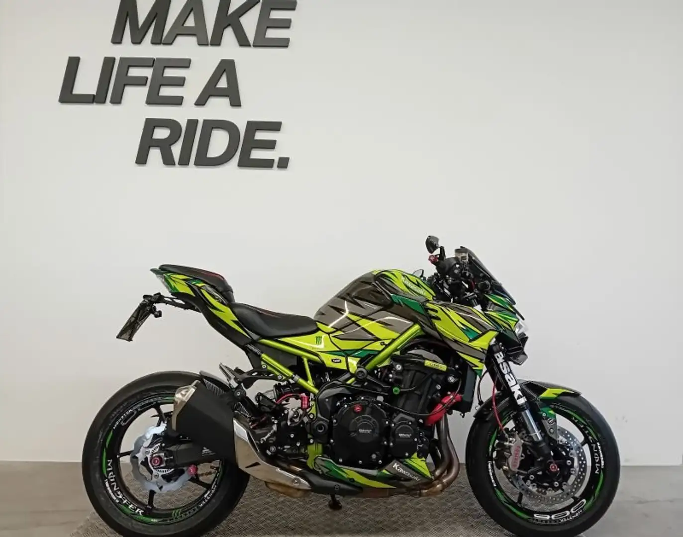 Kawasaki Z 900 Verde - 1