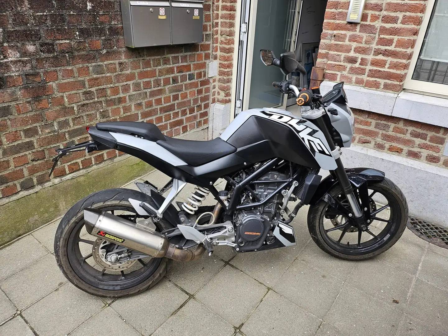 KTM 125 Duke Gris - 1