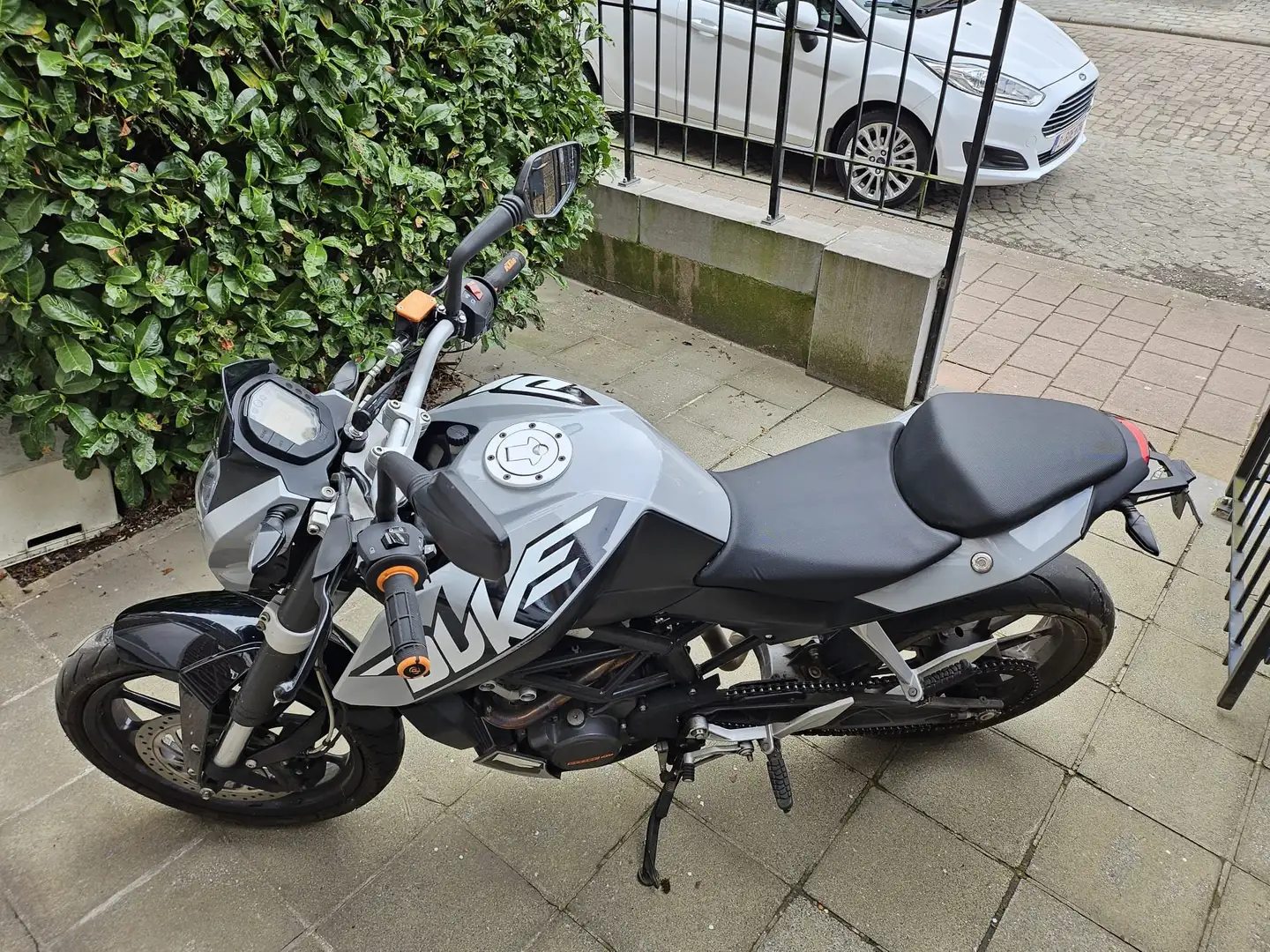 KTM 125 Duke Gris - 2