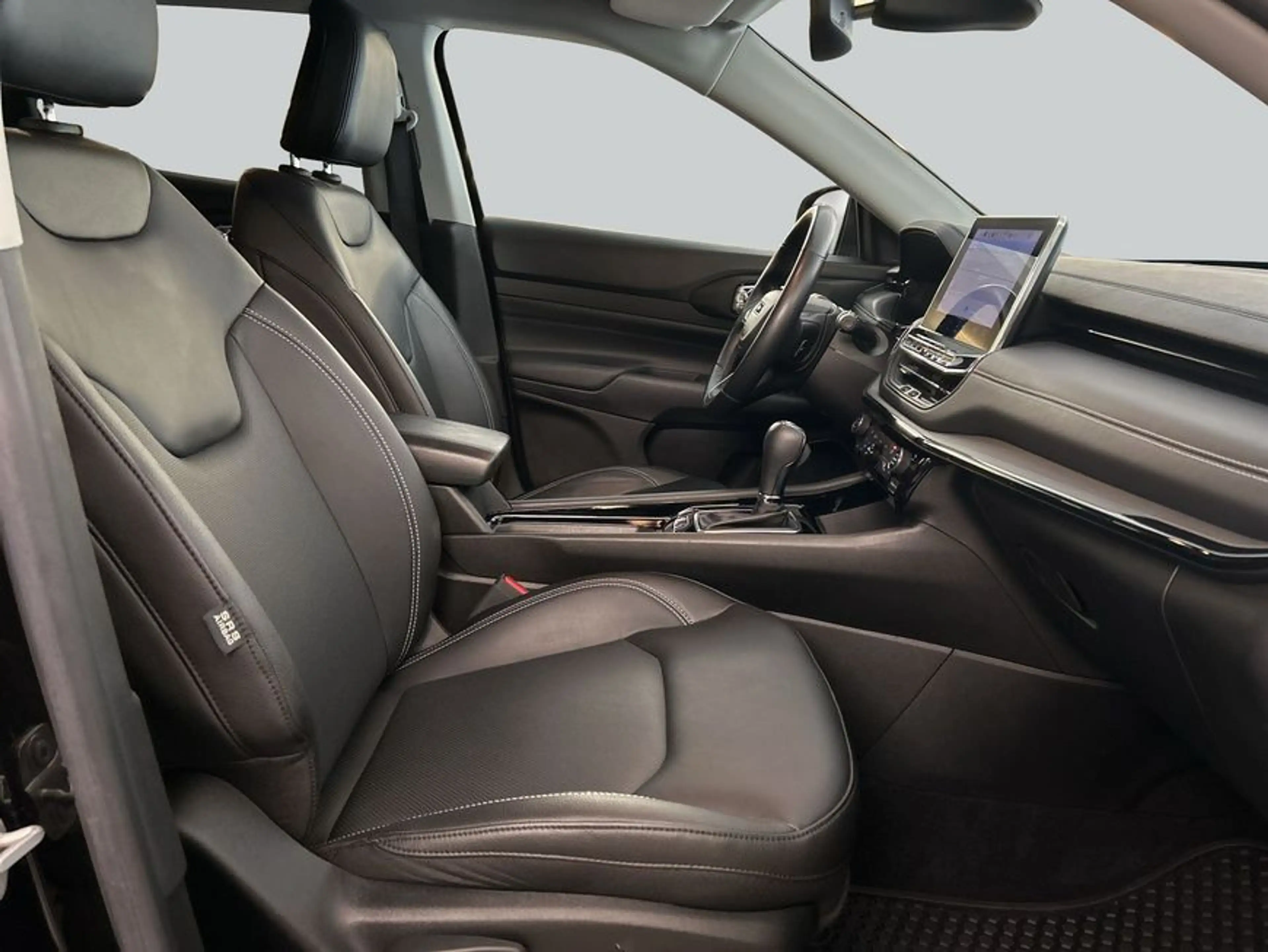 Jeep Compass 1.5 GSE T4 48V e-Hybrid — photo 12