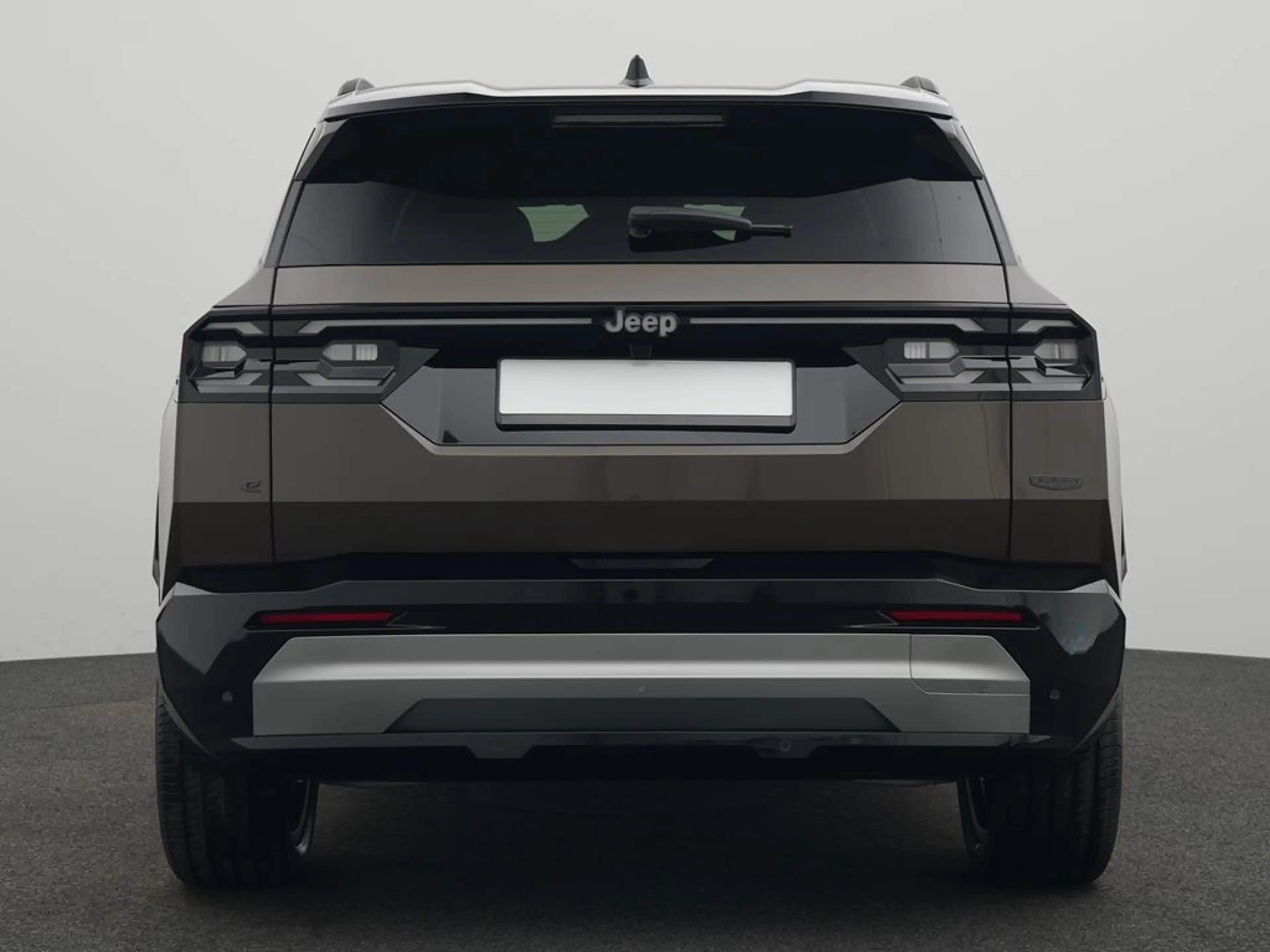 Jeep Compass Elektro Summit — photo 4