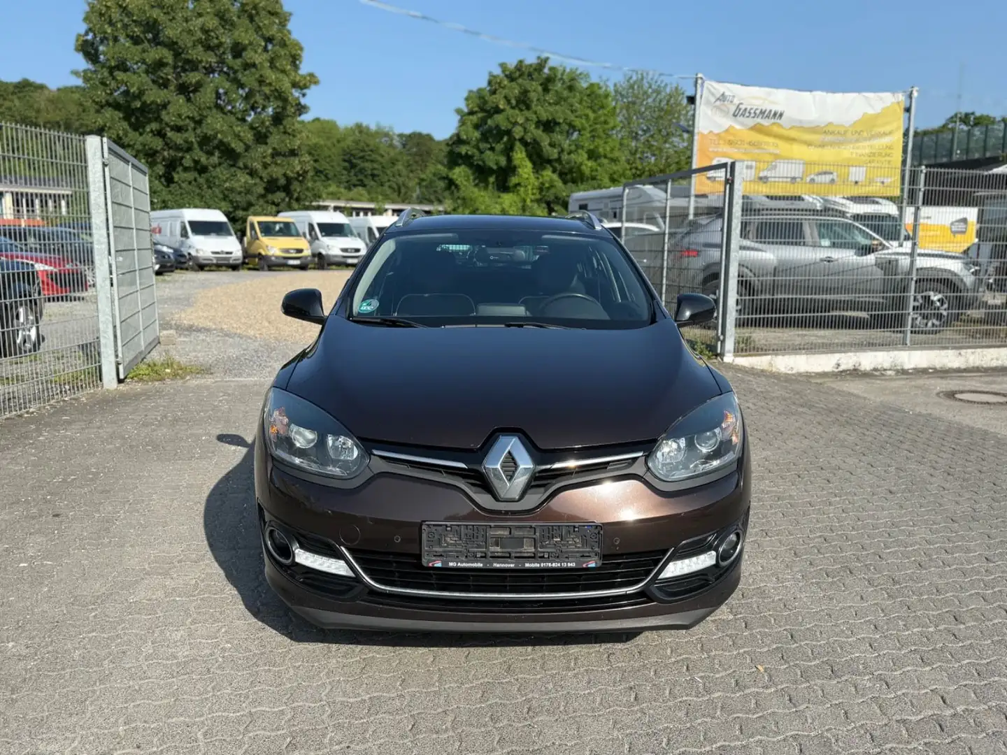 Renault Megane III Grandtour BOSE Edition Hnědá - 2