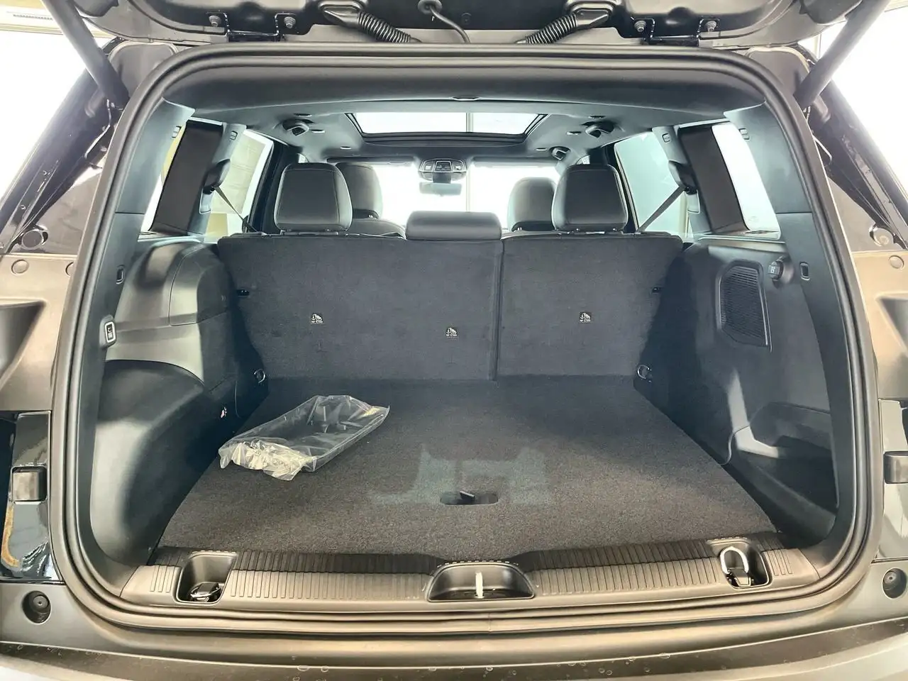 Jeep Cherokee снимка Jeep Cherokee