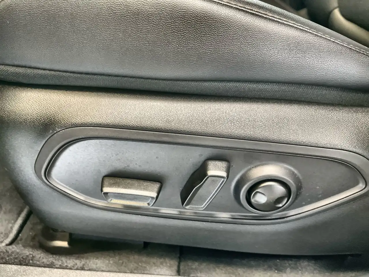 Jeep Cherokee снимка Jeep Cherokee