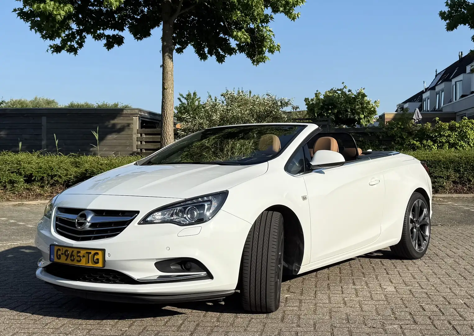 Opel Cascada 1.6 Turbo Supreme Wit - 1
