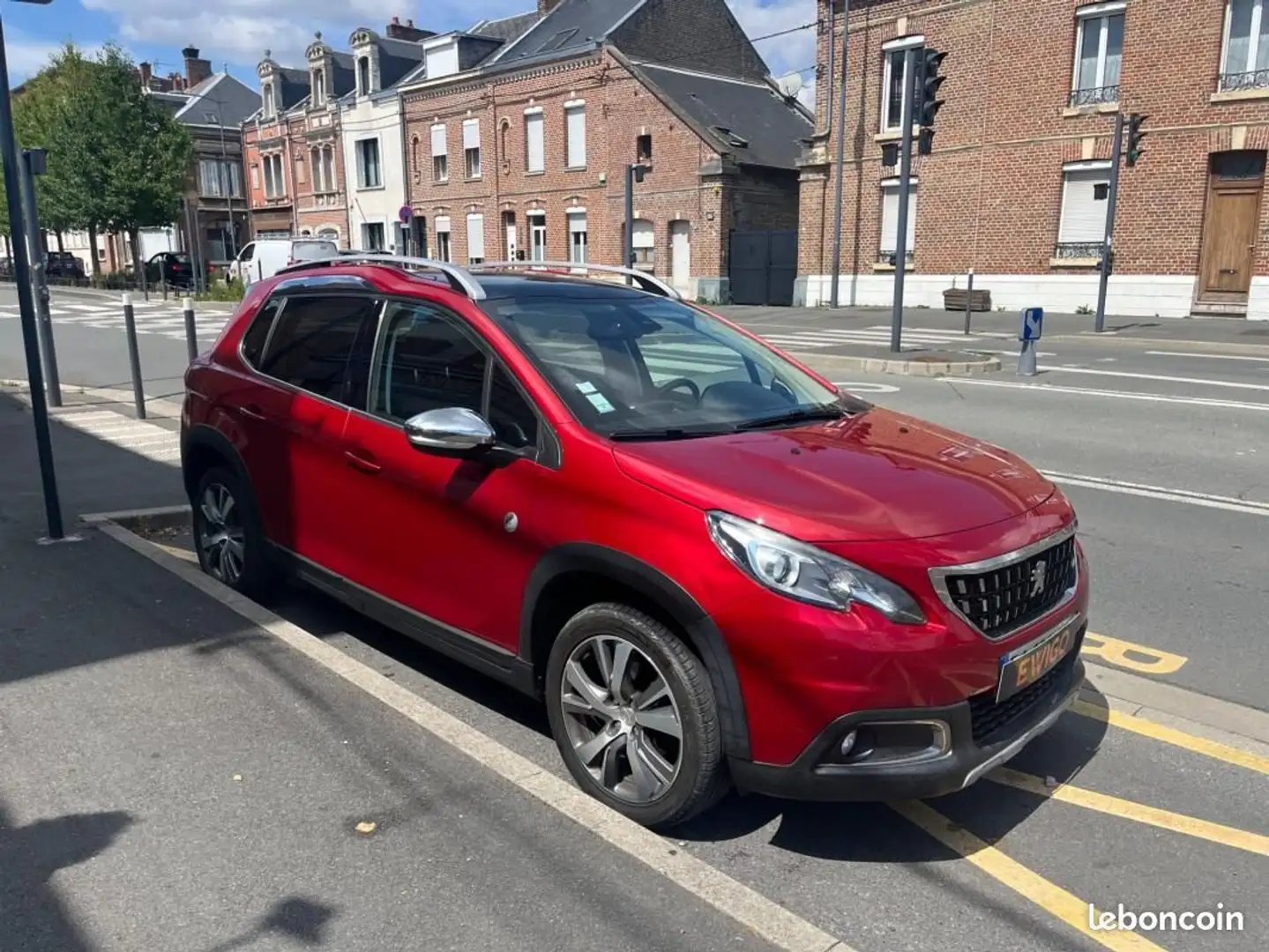 Peugeot 2008 GENERATION-I 1.6 BLUEHDI 120 ALLURE Rouge - 2