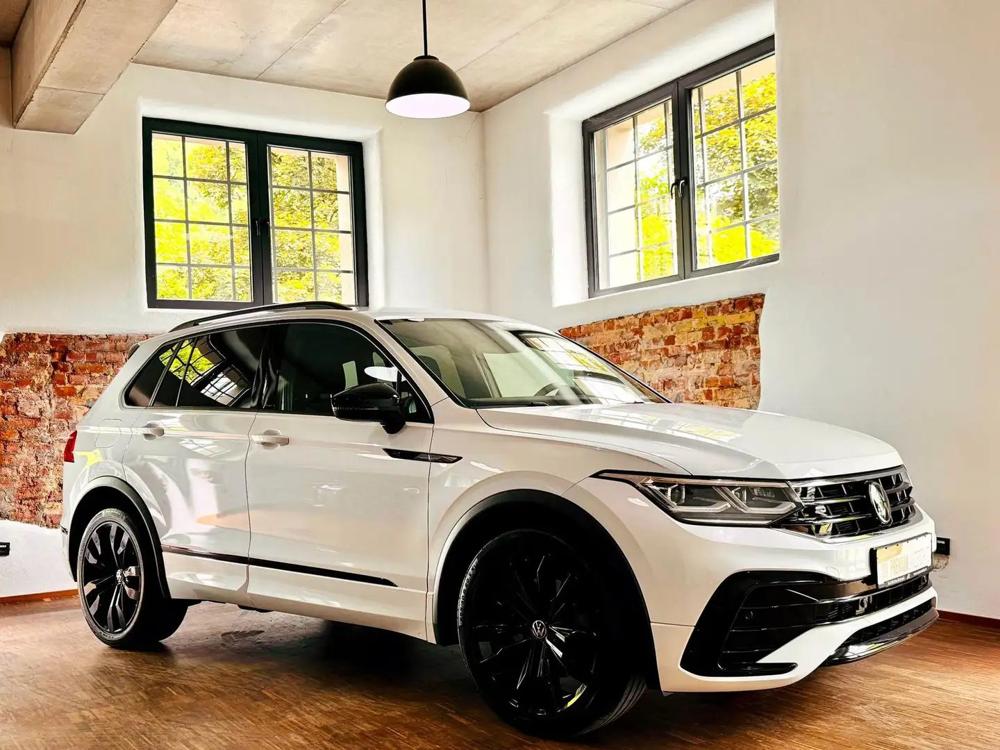 Volkswagen Tiguan 2.0 TSI DSG 4M R-Line BlackStyle Matrix Weiß - 2
