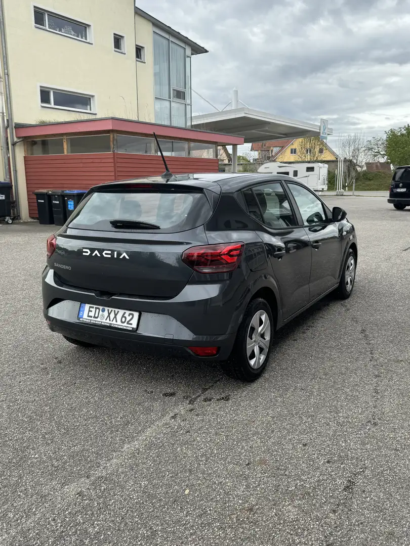 Dacia Sandero SCe 65 Essential - 1