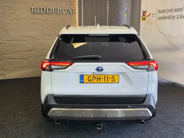 Toyota RAV4 view 8