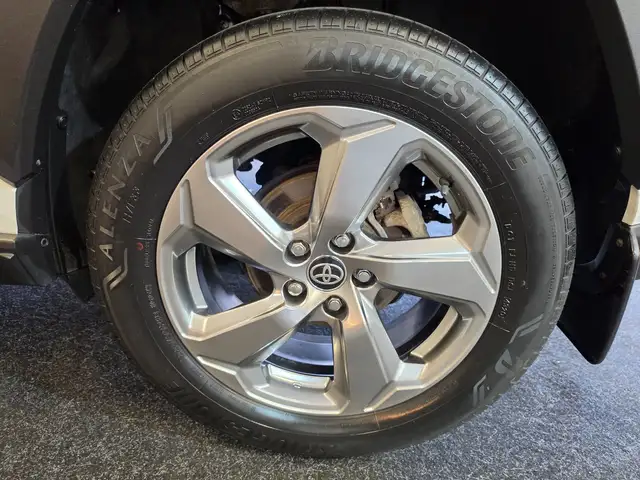 Toyota RAV4 view 28