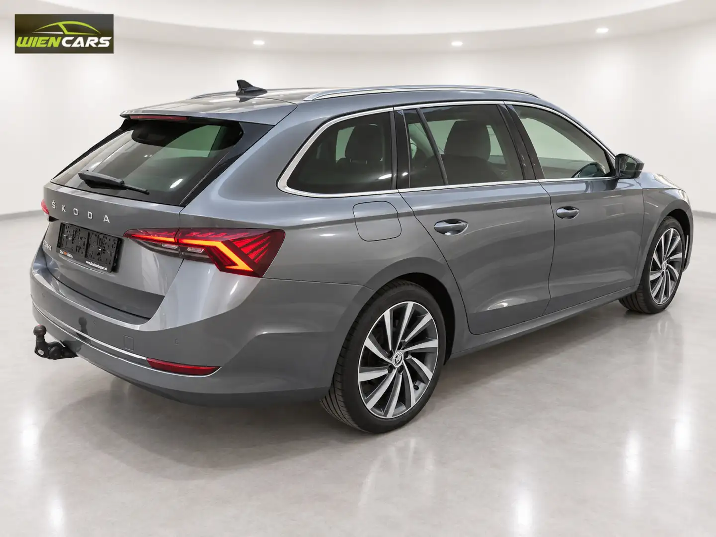 Skoda Octavia Combi Style 2.0 TDI DSG*MATRIX-LED*HeadUp*AHK* Grau - 2