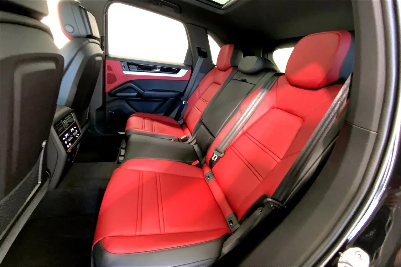 Porsche Cayenne снимка Porsche Cayenne