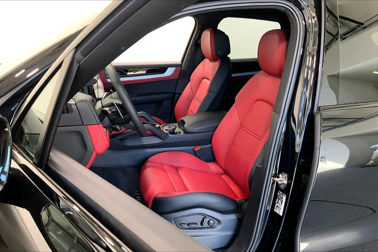 Porsche Cayenne снимка Porsche Cayenne